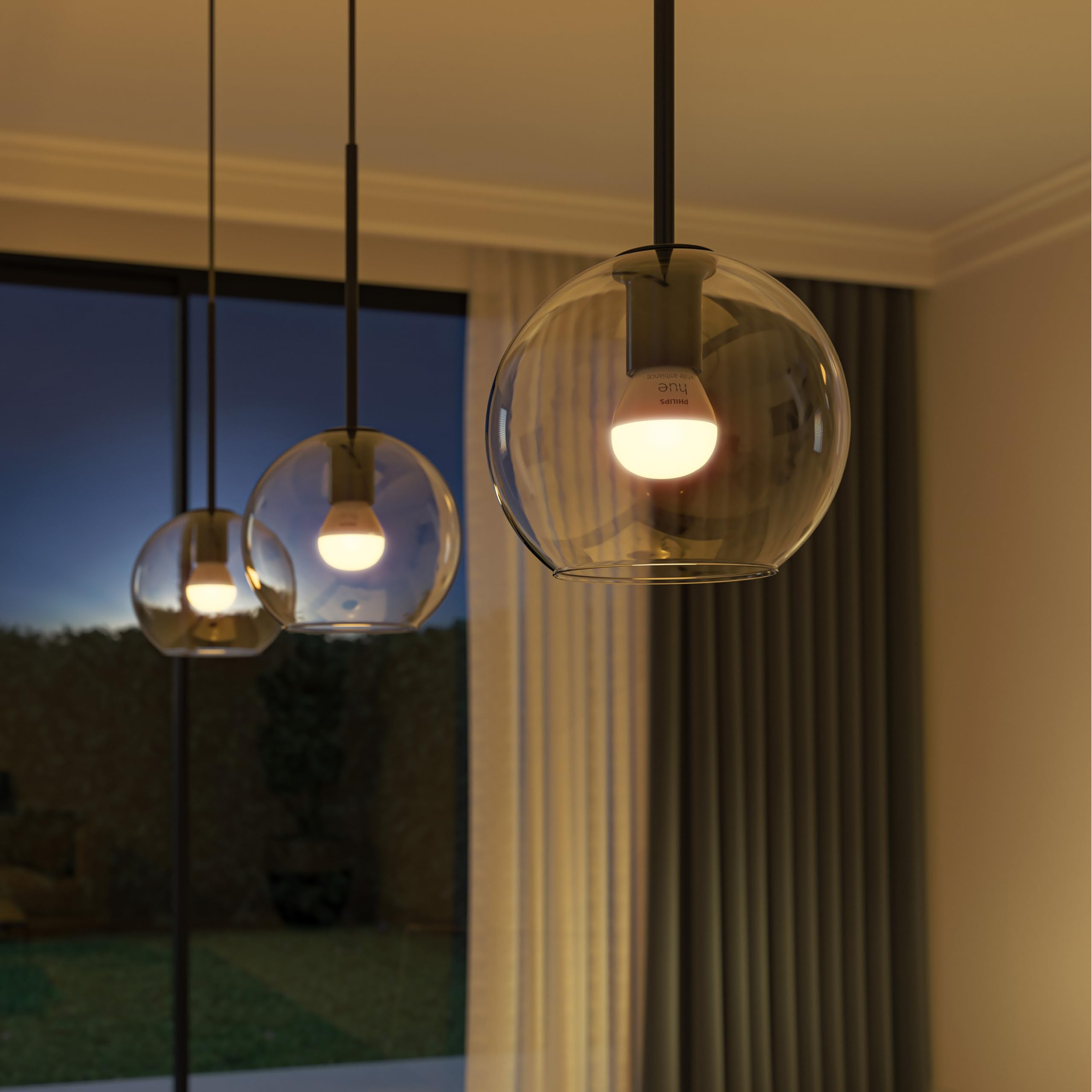 Philips Hue Starterpaket - E14 - mit 4 Kugel LED Lampen - Weißes und Farbiges Licht - inkl. 1 Hue Bridge - Hue White and Color Ambiance