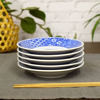 九谷焼 絵変り 和風デザイン 陶器皿 大皿1枚 小皿5枚枚セット 九谷焼 絵変り 和風デザイン 陶器皿 大皿1枚 小皿5枚枚セット 秀幸