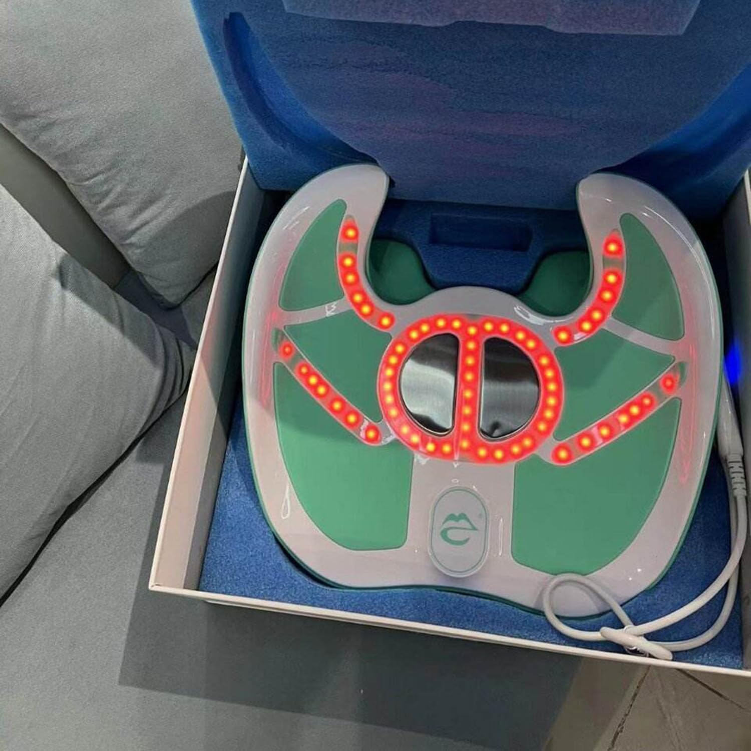 Dispositivo di rafforzamento del pavimento pelvico per le donne con controller e pantaloni speciali, batteria integrata da 2000 mAh, aiuta nella prevenzione del prolasso e nell'allenamento muscolare