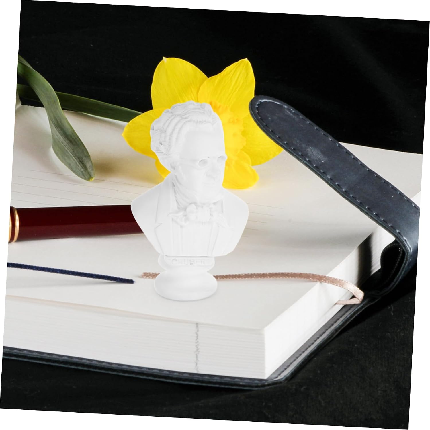 Resin Classical Bust Sculpture Mini Figurine Ornament for Shelves