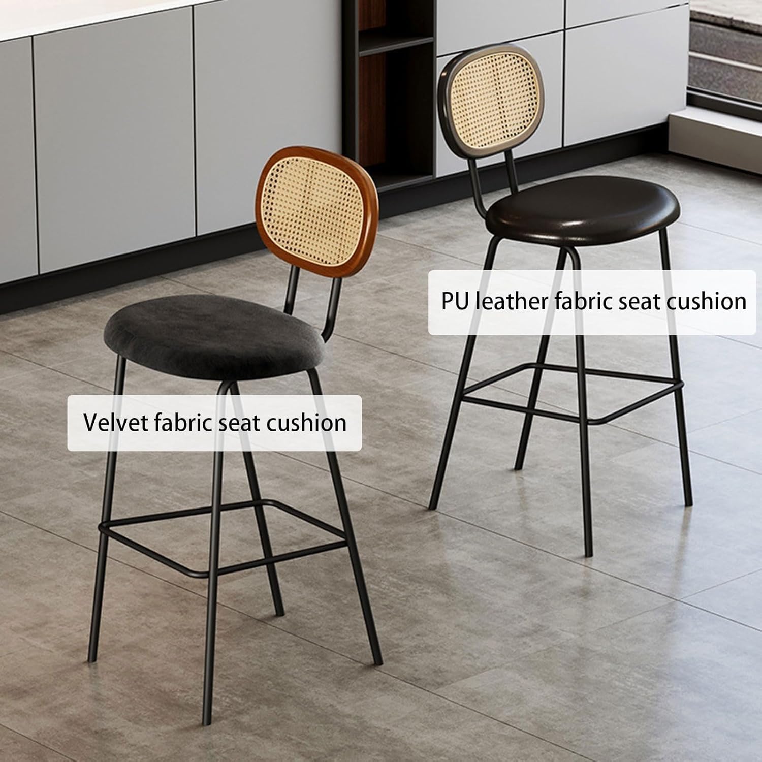 Taburetes de Bar de ratán de Altura de mostrador, Juego de 2, Modernos, tapizados en Piel sintética con Respaldo y Patas de Metal para Isla de Cocina.