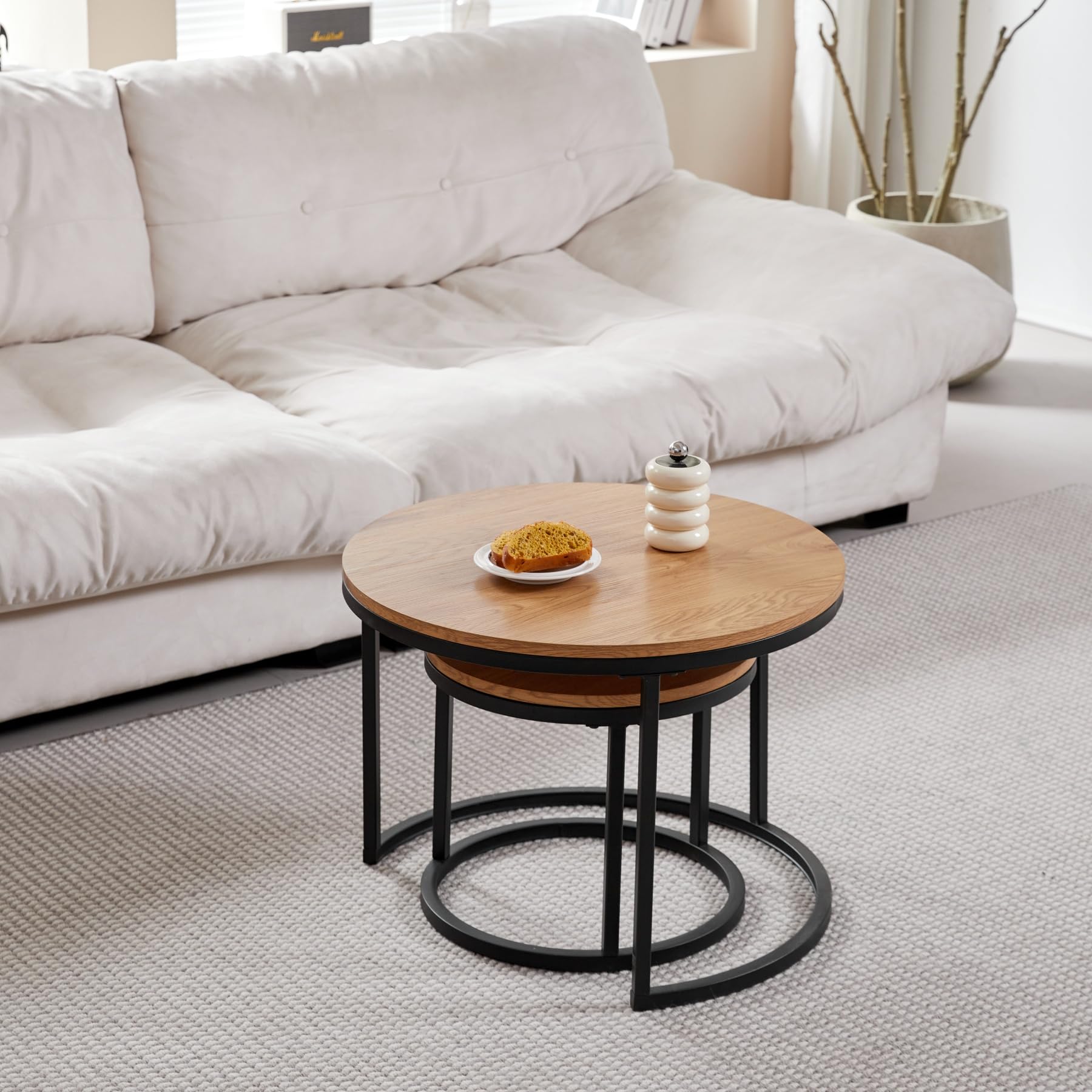 GrandCA Home Couchtisch 2er Set,Stapelbarer Couchtisch, Couchtische Rund, MDF-Tischplatte, Schwarze Tischbeine aus Edelstahl，Geeignet für Wohnzimmer, Esszimmer（Ø60 x 45H cm，Ø40x35H cm，Eiche Hell）
