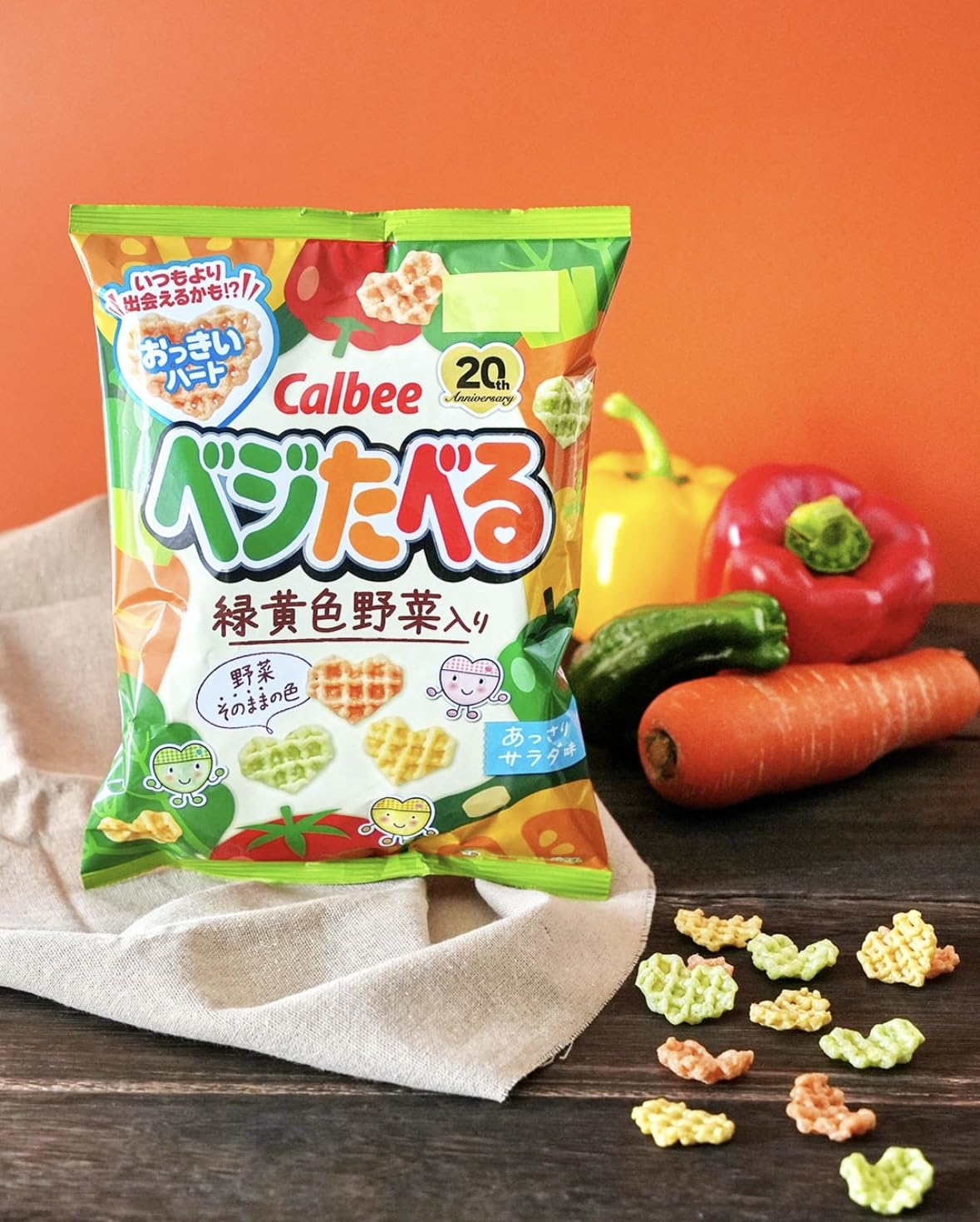 Cal bee Vegetaberu Assari Salad Veggie Chips Light Salad Flavor 50g (Pack of 10), Japanese Vegetable Chips, Heart-Shaped Veggie Snacks with 5 Kinds of Green & Yellow Vegetables, MADE IN JAPAN, Limited Stock