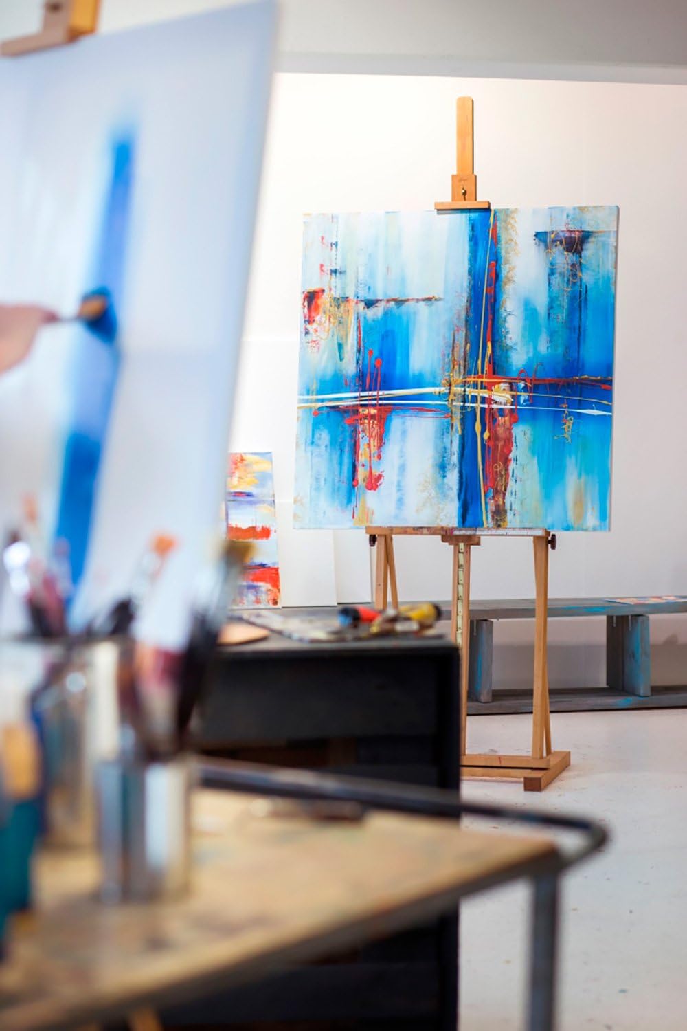 Kreul Solo Goya Triton S 17308 Acrylic Paint, Ultramarine Blue, 750 ml Bottle, Quick Drying with Gloss Effect, Water-based Paint, Studio Quality, Versatile, Good Coverage