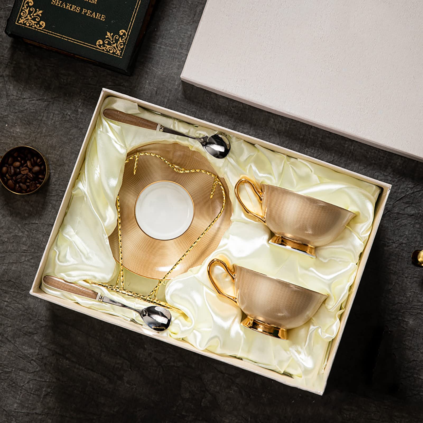 Service à thé en porcelaine pour partager de tendres souvenirs