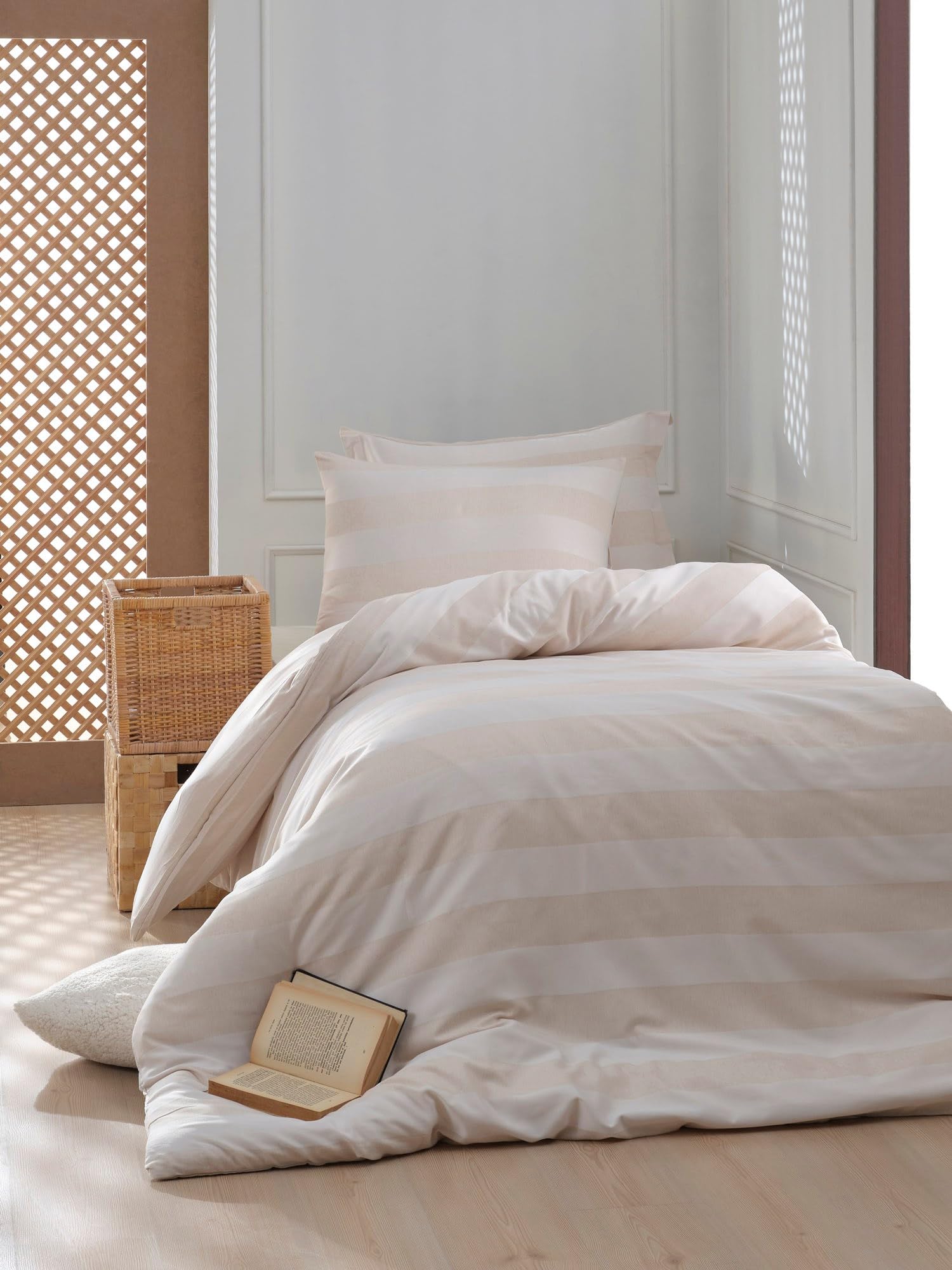 Nuit Des Rêves XXL Quilt Cover Set (155 x 220 cm), Beige, 70% Cotton/30% Polyester, Machine Washable, 120 Thread Count, Button & Envelope Closure, Soft & Stylish Bedding