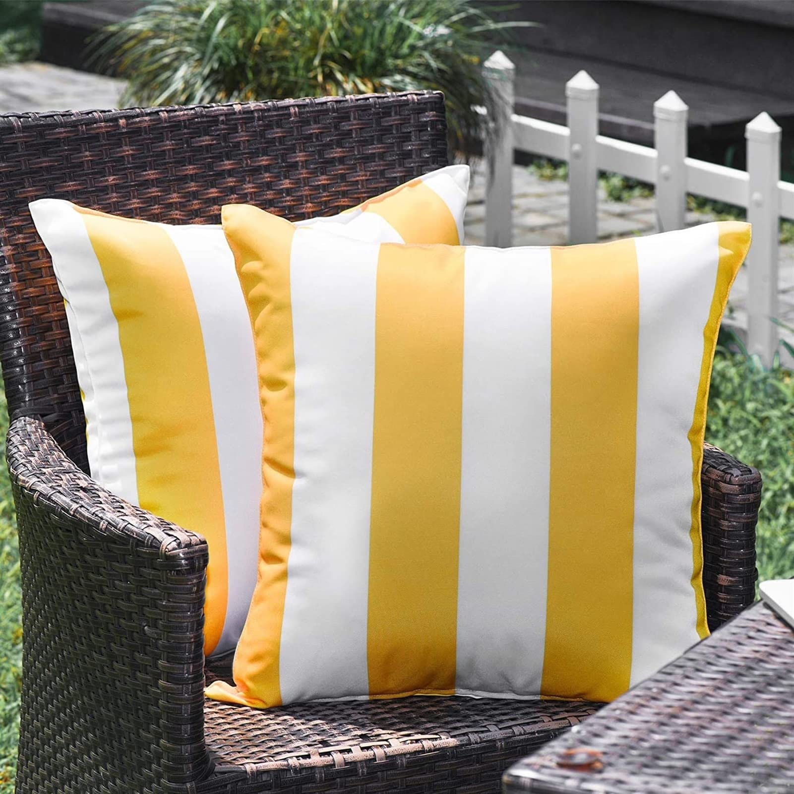 SK Studio Federa per Cuscino Impermeabile Copricuscini 2 Pezzi Federa Copri Cuscino Decorativo Caso Stampa per Divano Sedie Picnic Camera da Letto Giallo a strisce, 45x45cm