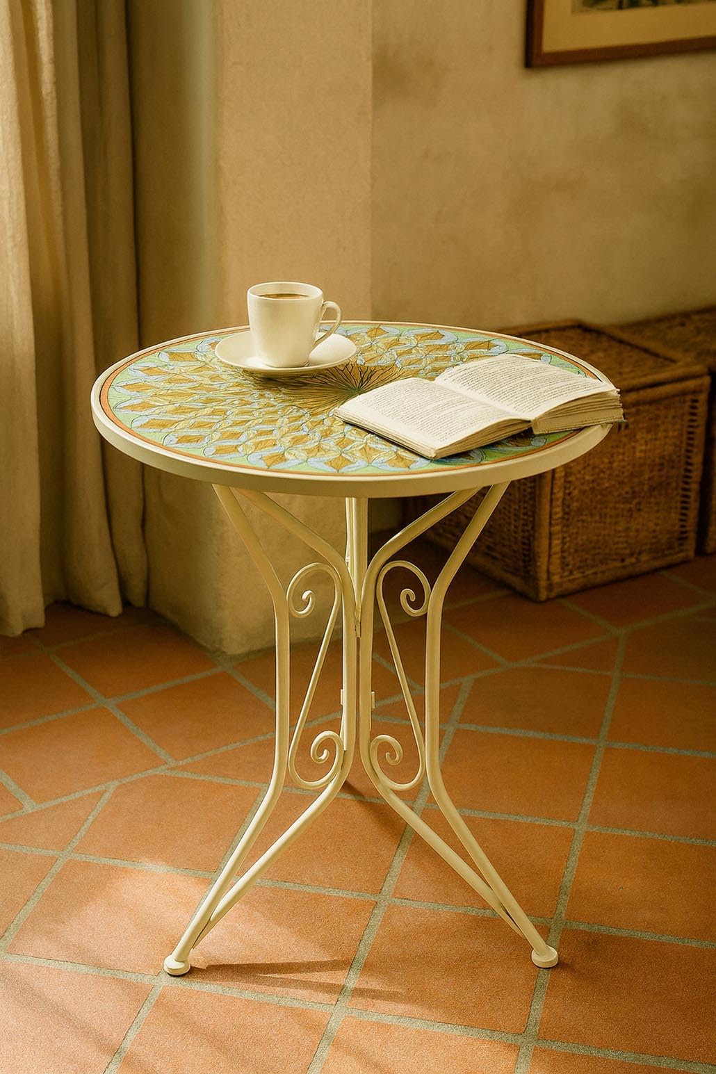 Kobolo Metalltisch mit Mosaikoptik | 61x61x71 cm | weiß | runder Gartentisch im mediterranen Design | dekorativer Bistrotisch für Garten, Balkon & Terrasse | stilvoller, wetterfester Beistelltisch