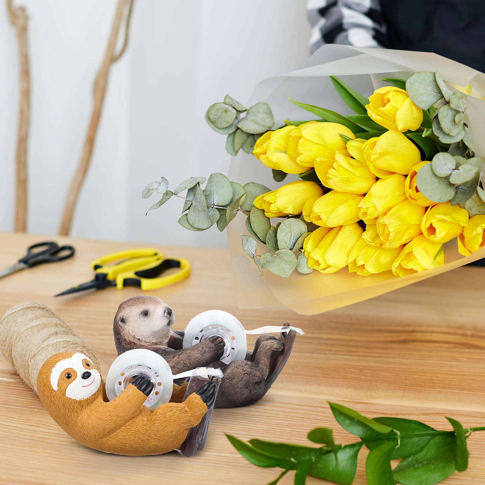 Dispenser per Nastro Adesivo da Tavolo in Resina 2 Pezzi Forma di Lontra e Bradipo, Accessori per Ufficio Simpatici e Funzionali per Workspace