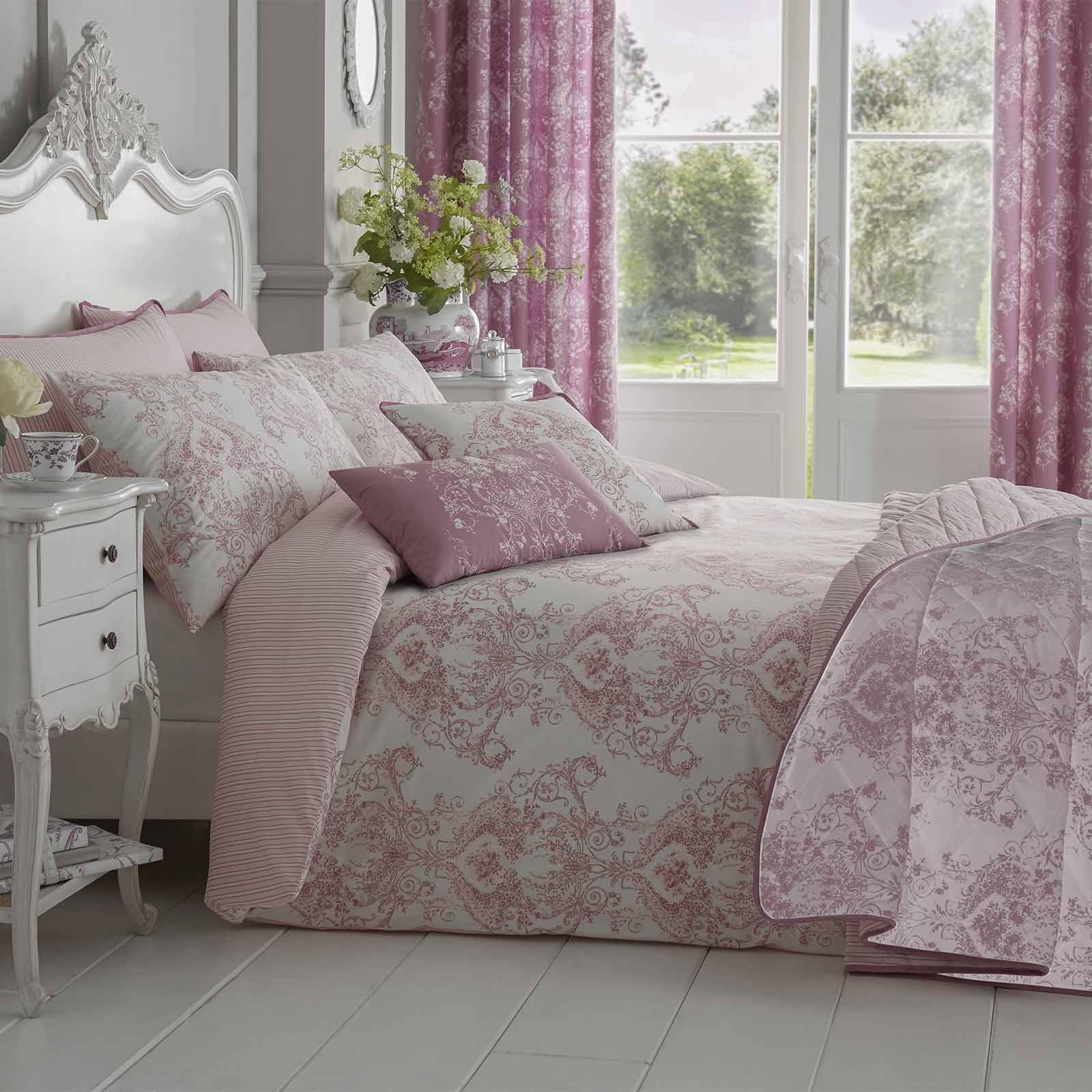 Homescapes Pink Luxury Toile Duvet Cover Set & White French Damask Style Bedspread Cotton Rich 200 Thread Count Duvet Cover With Matching Pillowcases Reversible Stripe Pattern, King Size