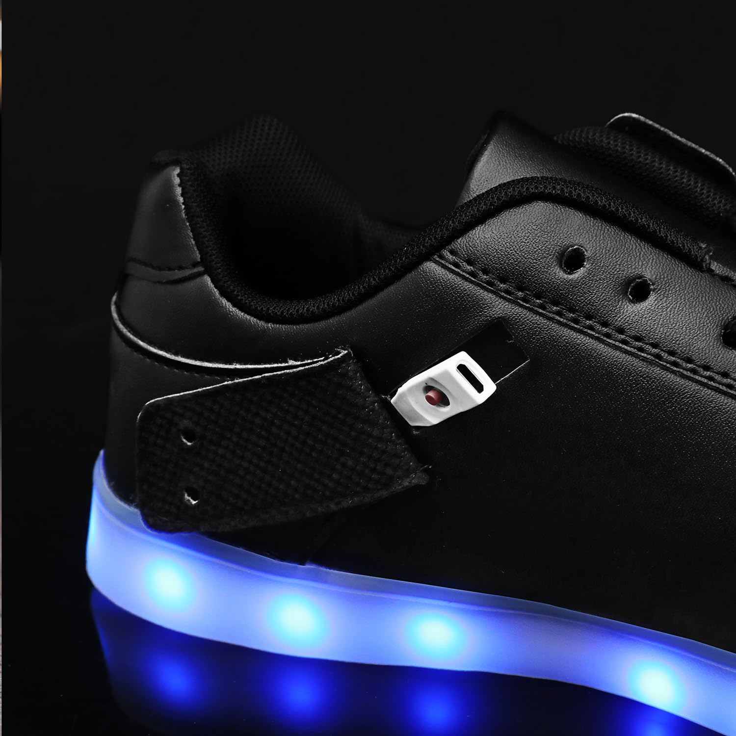 JEVRITE Tenis unisex con luz LED, carga USB para mujeres y hombres, zapatos para parejas