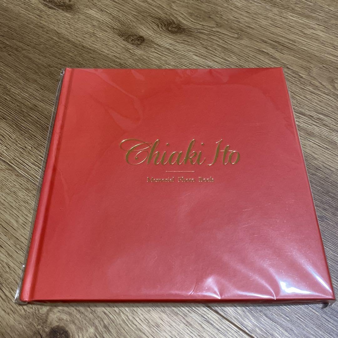 Chiaki Ito Memorial Photo Book 伊藤千晃