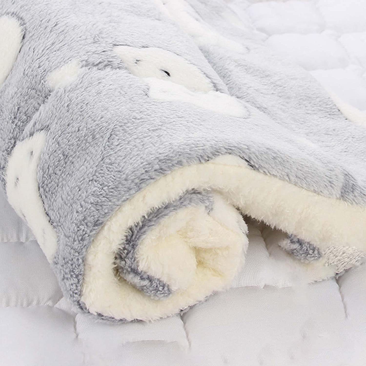 SENGHUI Cozy Calming Cat Blanket, Bed Self Heating Pet Pad, Ultra Soft and Warm Dog Mat Flannel Blankets for Indoor Cats, in A Variety of Sizes to Fit Most Pets (I, L)