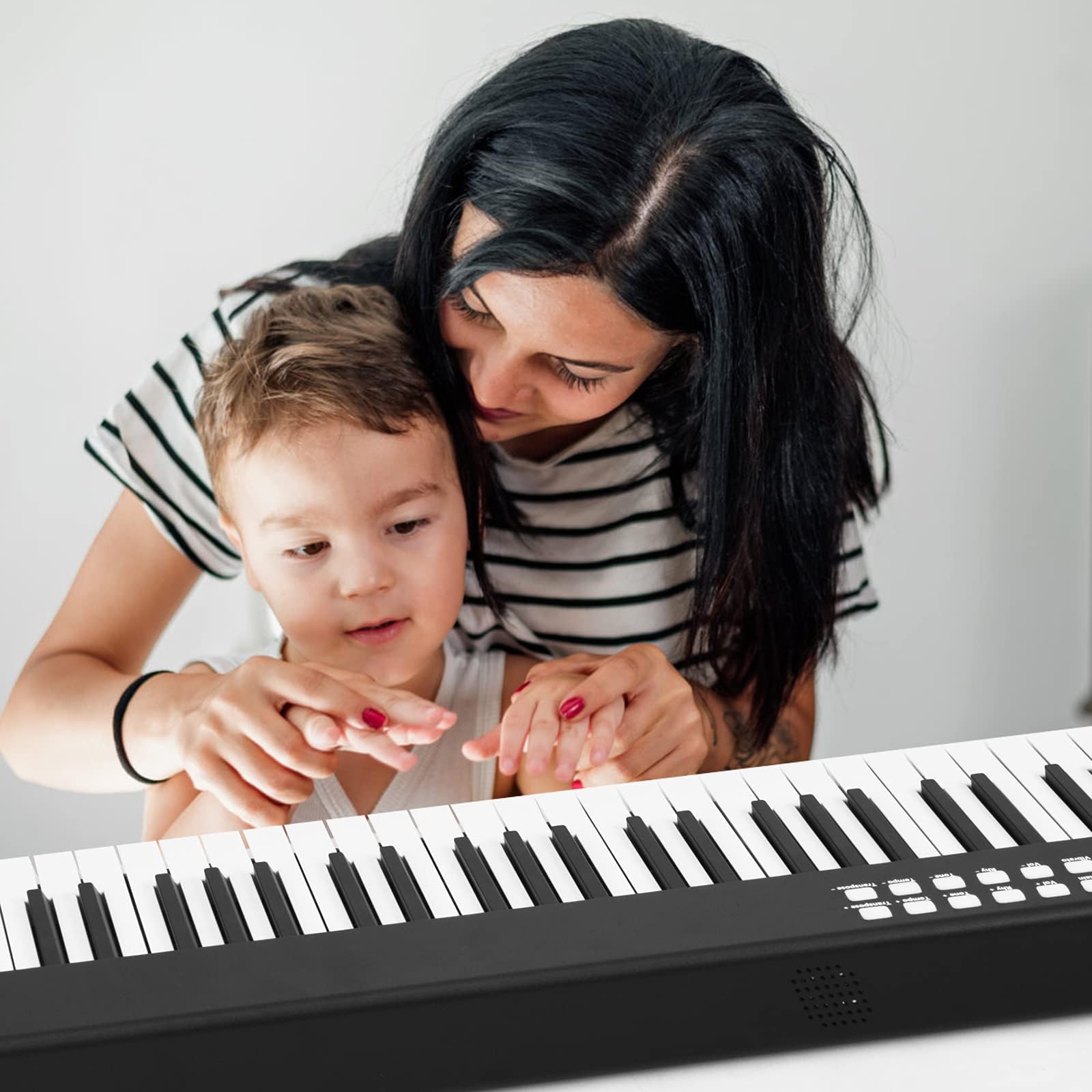 GYMAX Tastiera Elettronica 88 Tasti, 128 Ritmi e 128 Suoni, Pianoforte Digitale Portatile con Funzione di Insegnamento, Interfaccia USB, Borsa, Pedale di Sustain, per Bambini 3 Anni+ (Nero)