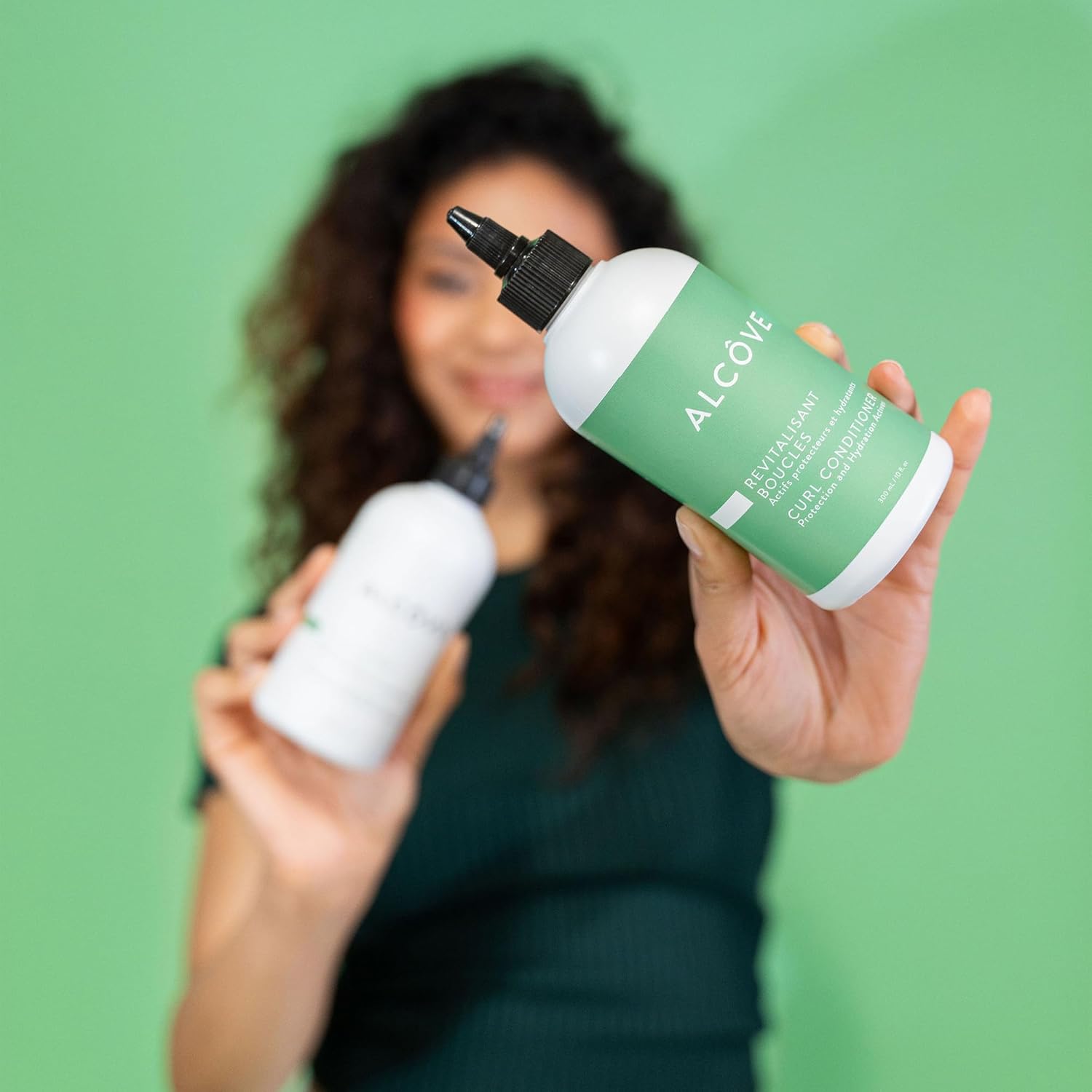 Alcôve - Nourishing Curl Conditioner - For Frizz-Free, Soft, Defined Curls - Lightweight Hydration - Tangle-Free Formula - Intense Moisture Boost - Suitable For All Curls Types - 10 fl. oz Bottle - Image 4