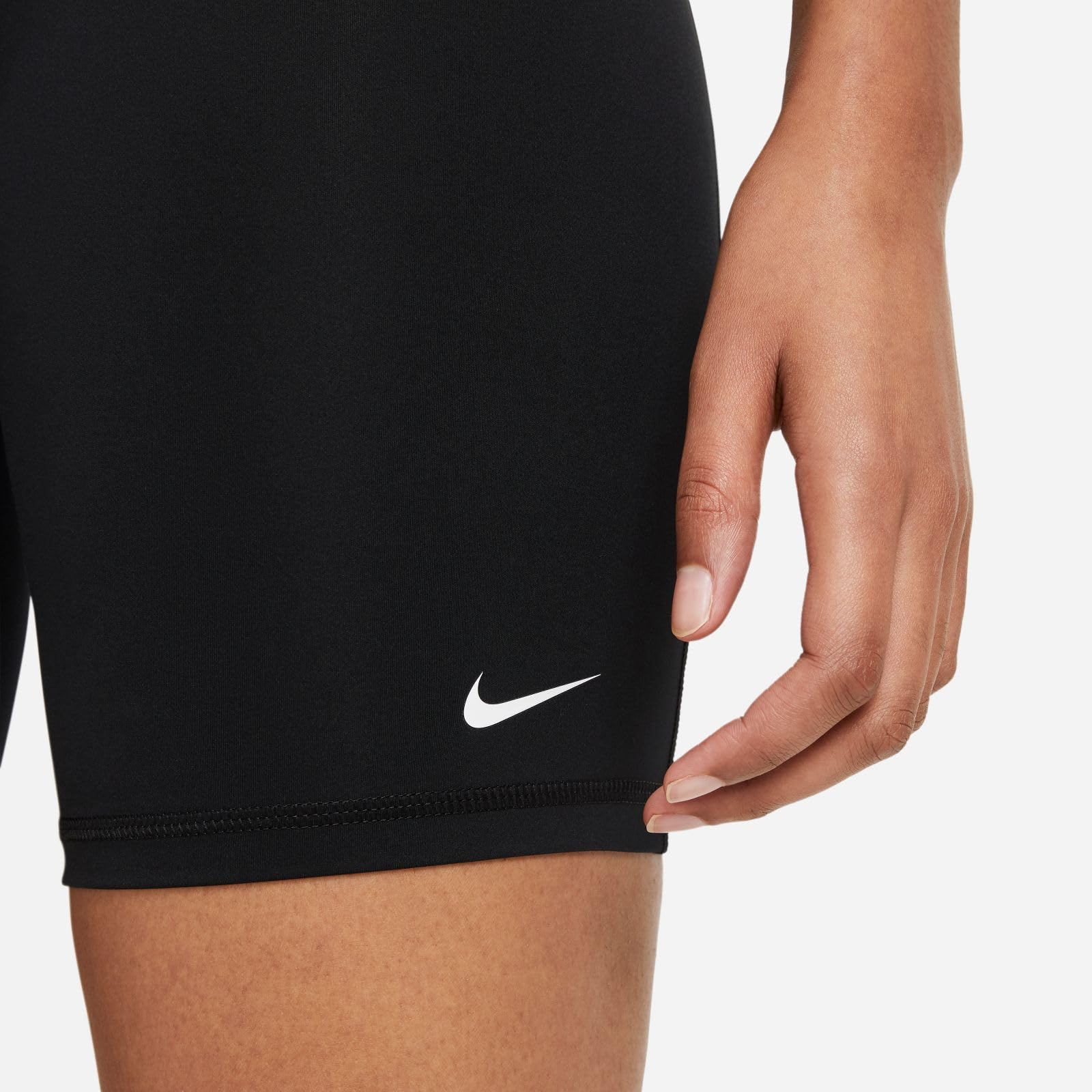 Nike 365 8in Shorts Mujer