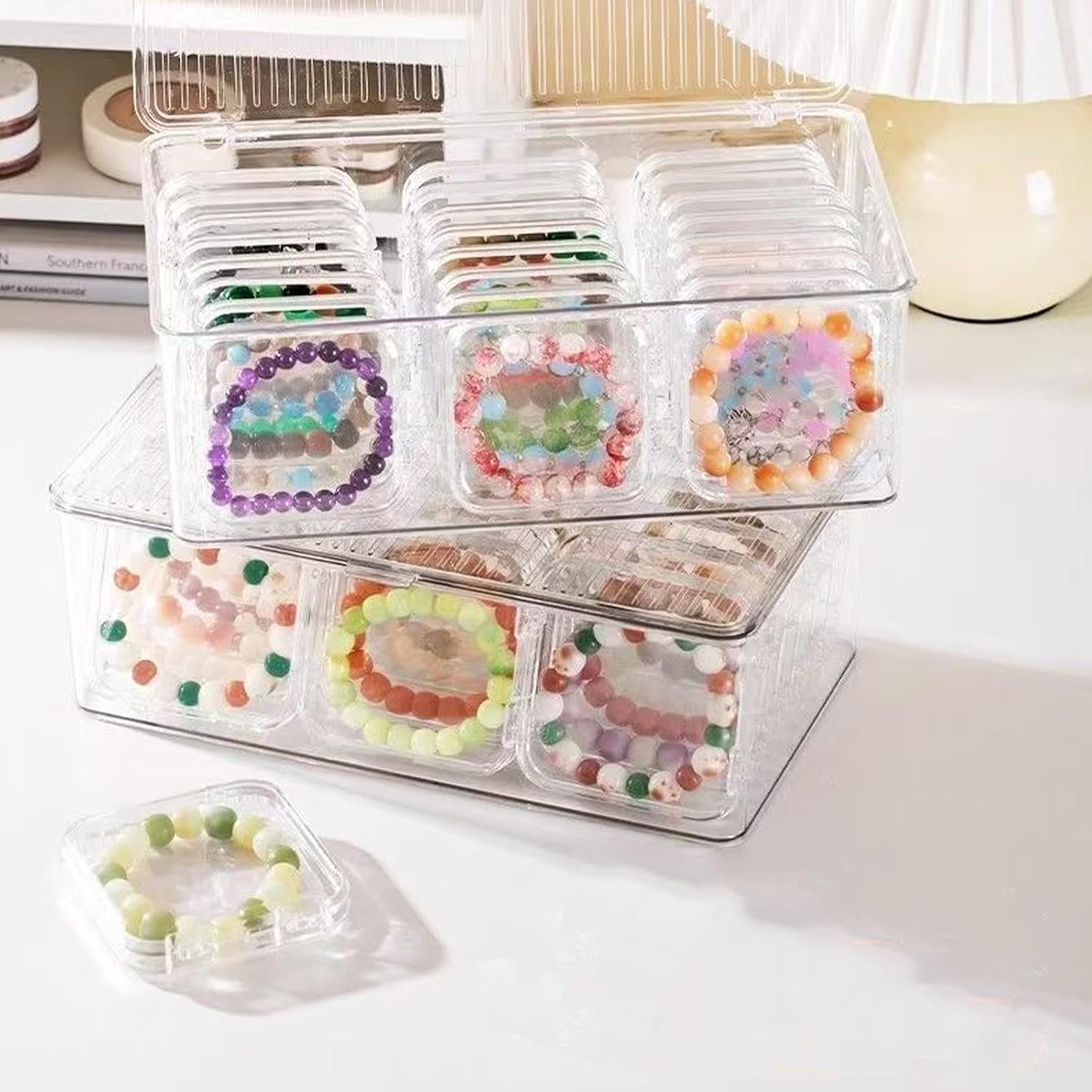 Acrylic jewelry box, jewelry desktop storage box, transparent dust-proof and moisture-proof jewelry finishing box, portable flip box +21 independent bracelet boxes.