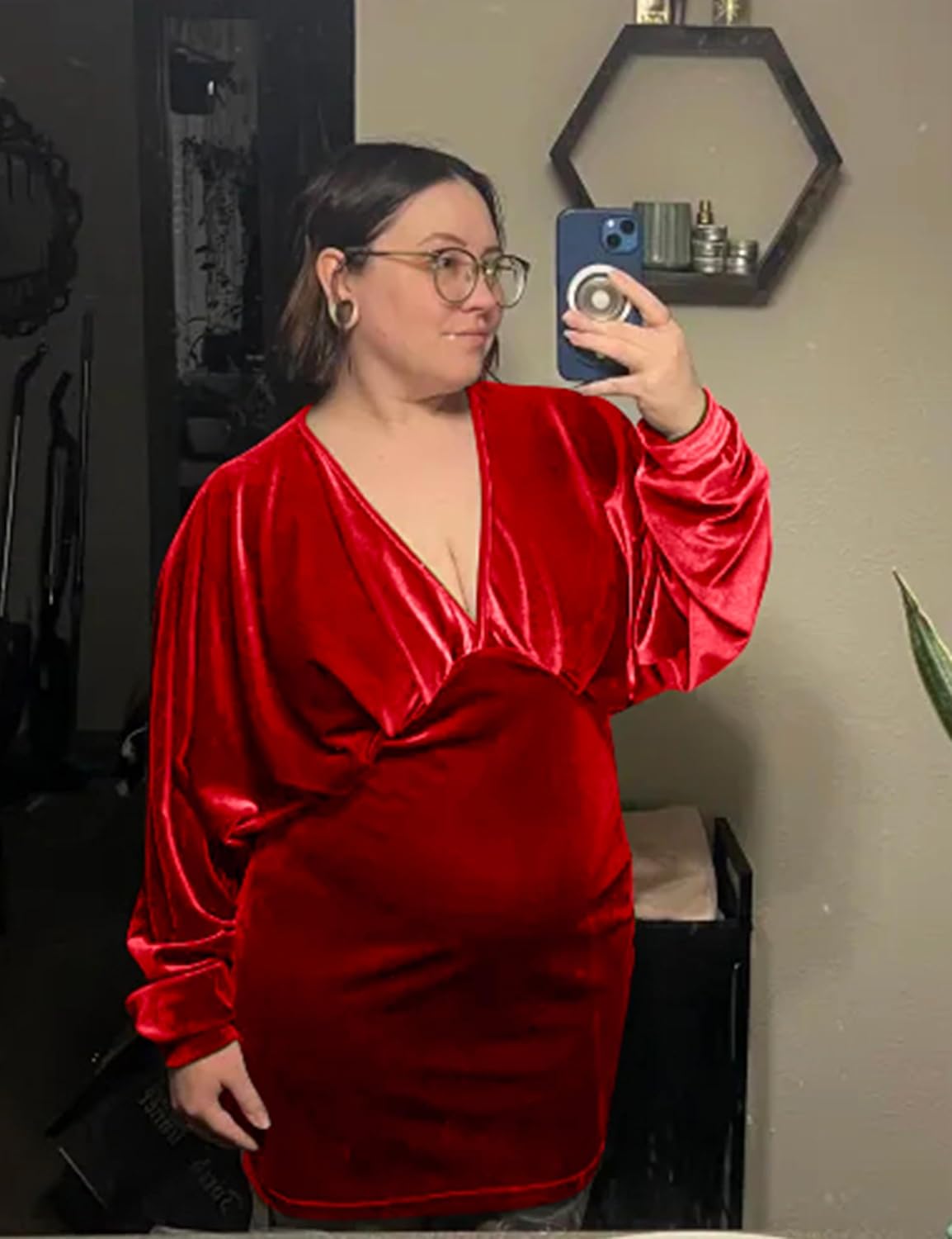 YMDUCH Women's Elegant Deep V Neck Long Sleeve Batwing Bodycon Velvet Mini Party Club Dress - Image 4