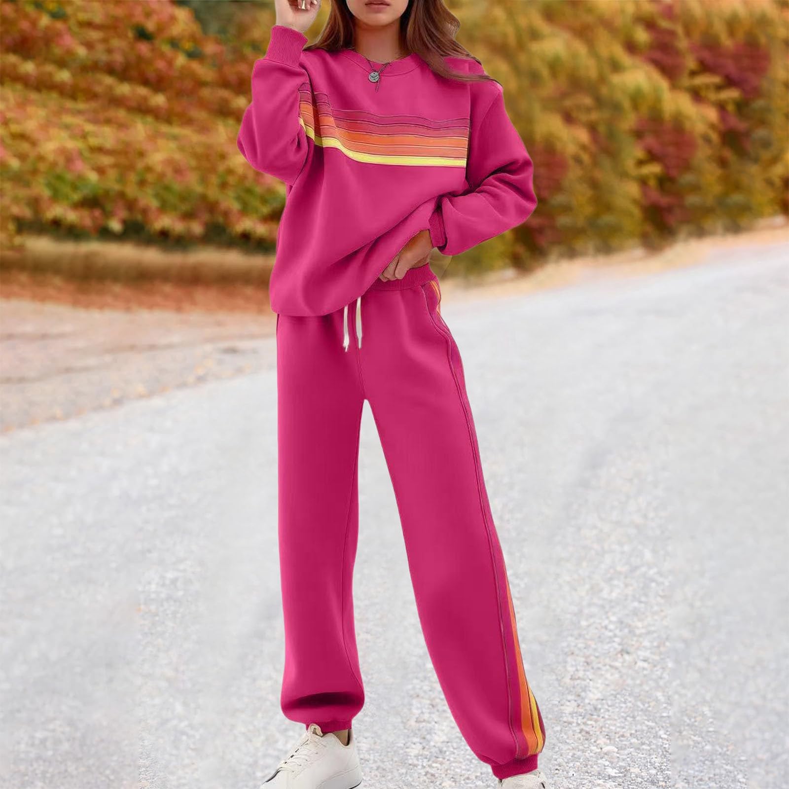 Conjunto de chándal informal de dos piezas con pantalones deportivos suaves a rayas y sudadera con cuello redondo