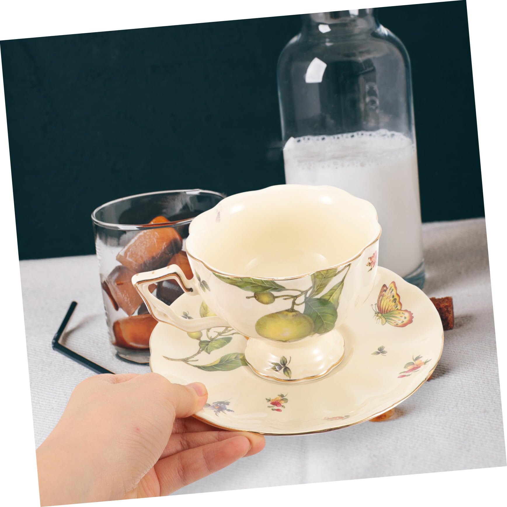 Tazza Cappuccino in Ceramica con Piattino Vintage Stile Francese Design Elegante con Motivo Farfalla e Fiori Tazza Latte Grande Bocca per Tè e Caffè per Uso Domestico e Pomeriggio