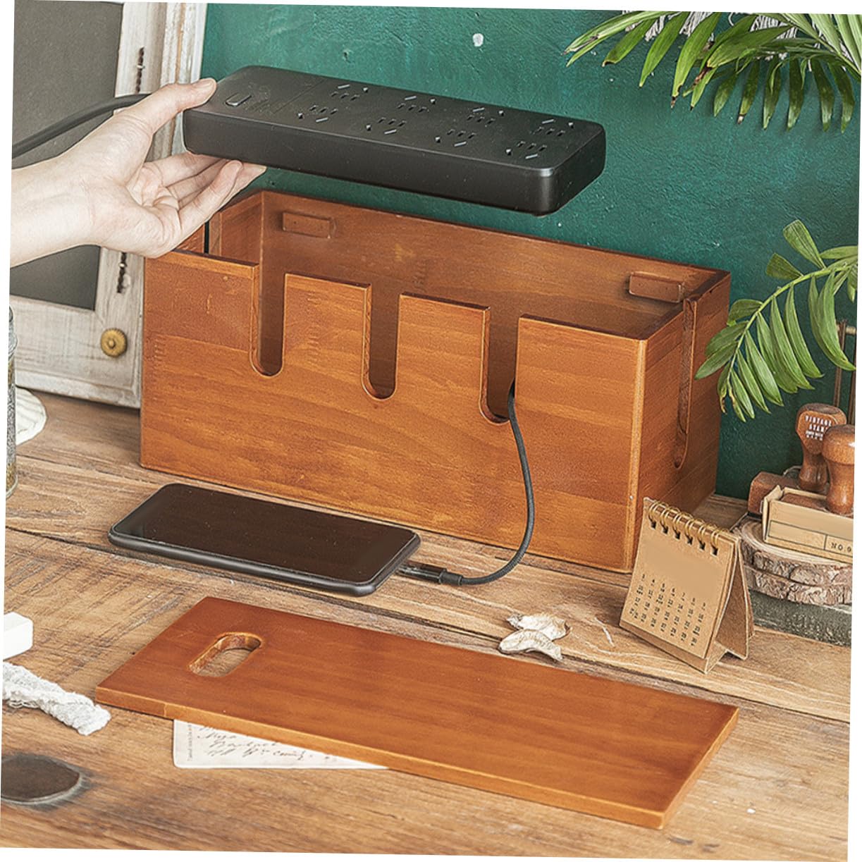 Operitacx Caja para Ocultar Cables y Regletas De Madera Robusta Tapa Diseño Sencillo para Escritorio Adecuada para Almacenamiento De Adaptadores y Dispositivos Electrónicos