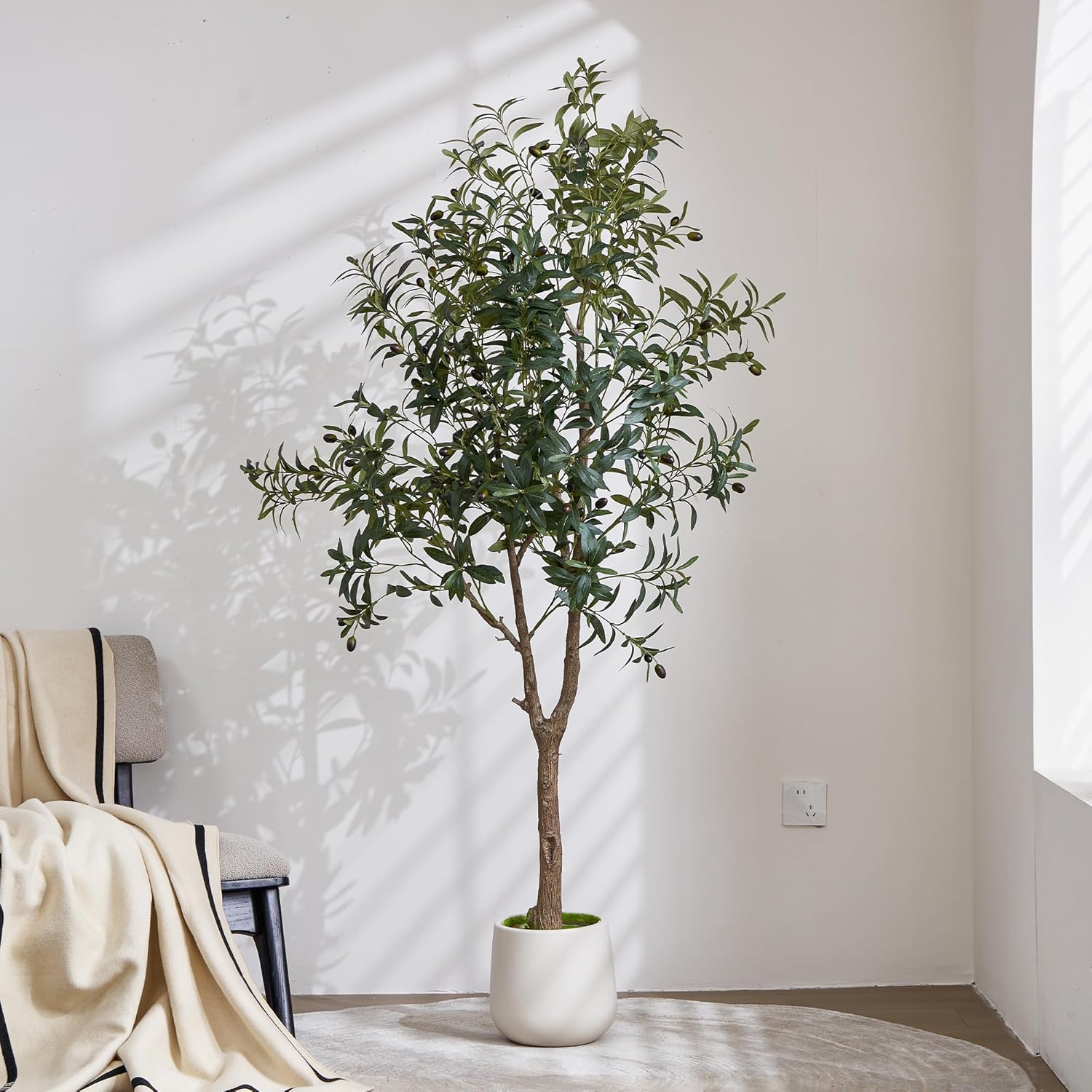 ZKIODV Ulivo Piante Finte da interno Alta, 180 cm Albero di Ulivo Artificiale con Vaso Bianco, Pianta Finta Realistica Decor, Piante Artificiali per Casa Ufficio Hotel, Interno/Esterno, Olive Tree