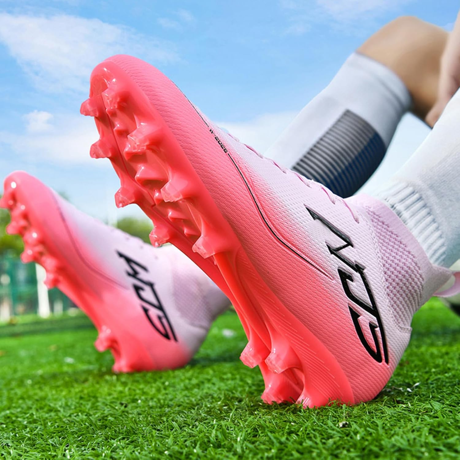 Mens Soccer Cleats Outdoor Professional Training Turf Football Boots Lightweight Breathable Youth Boys Athletic Training Sneakers for AG/FG