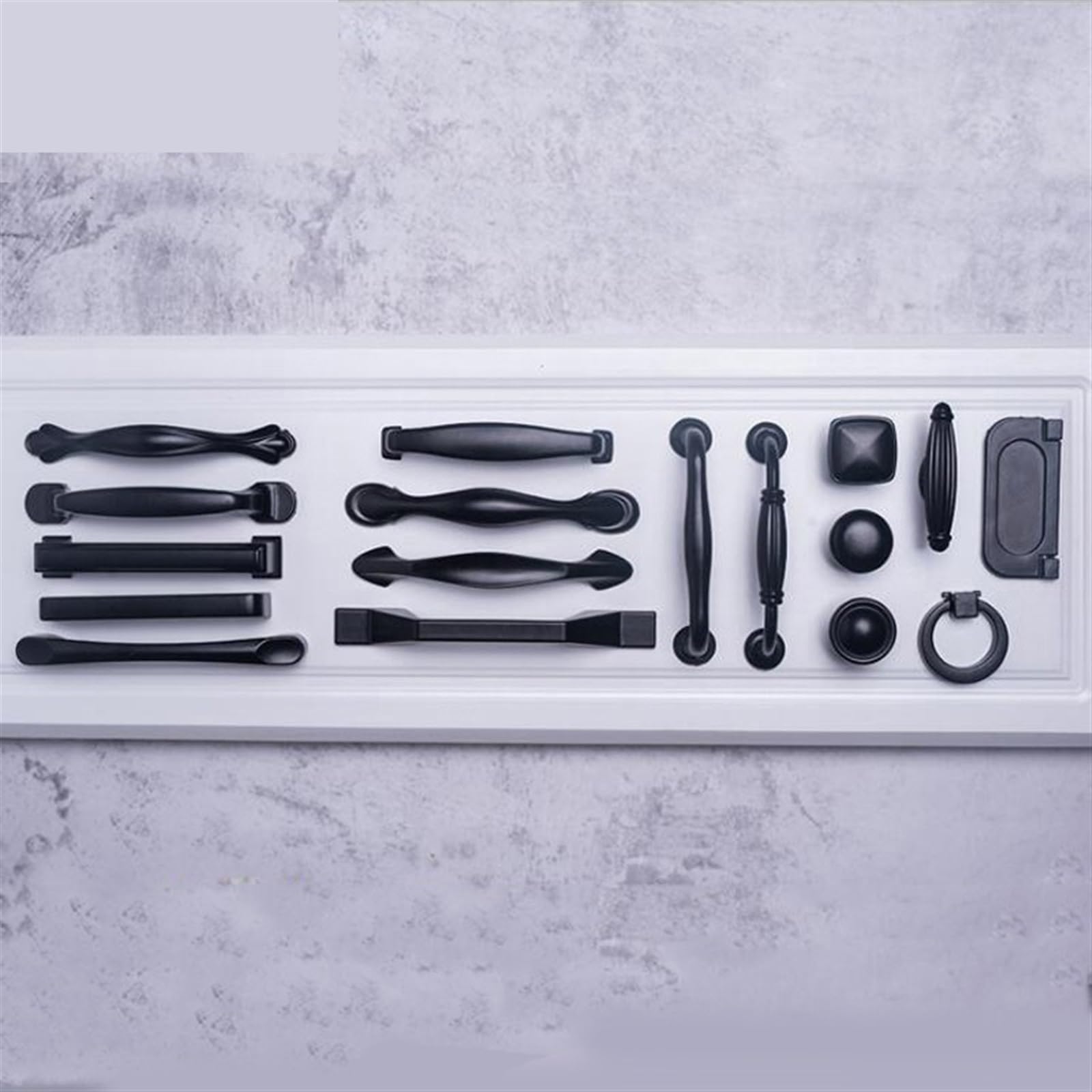 Poignées de placard de cuisine pour relooker un meuble de rangement