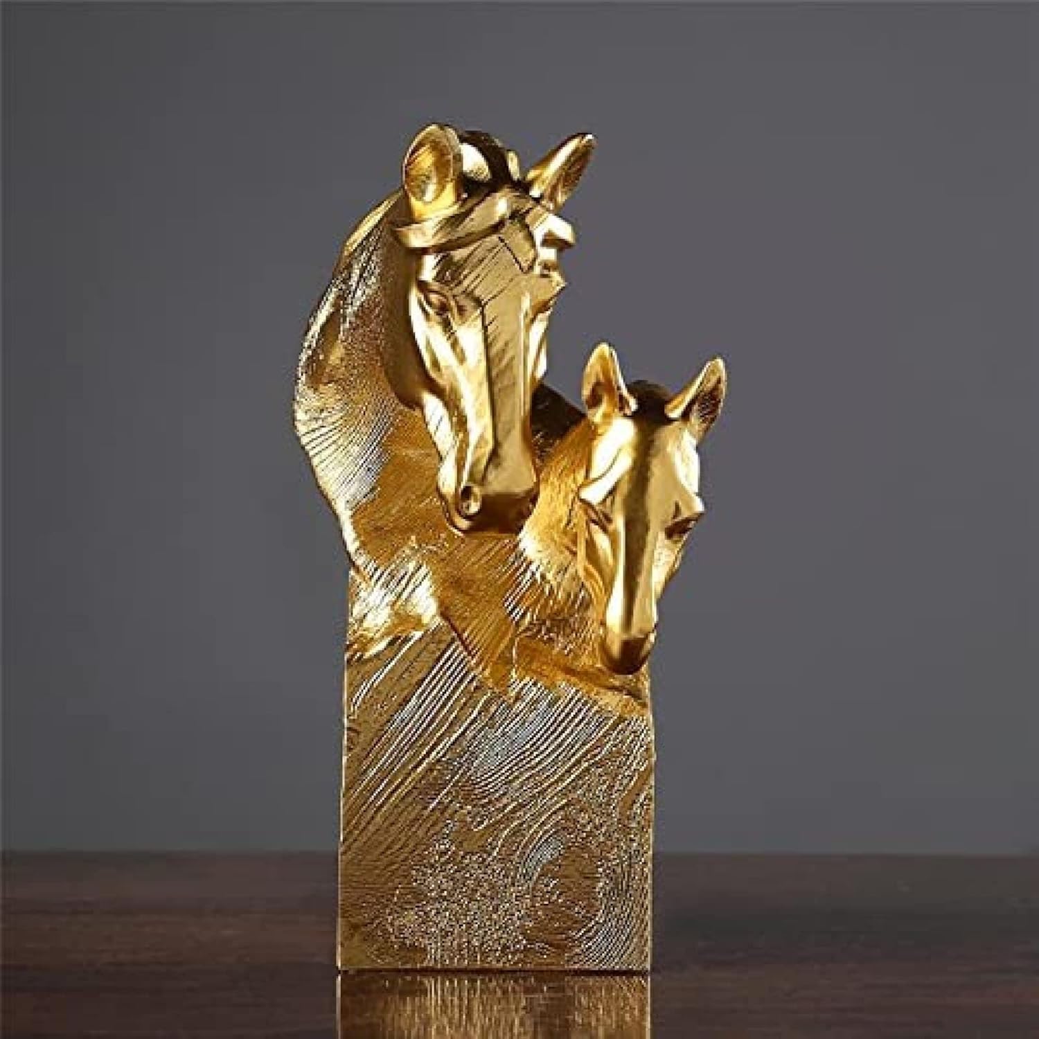 Figurine art moderne de cheval en résine dorée haute finition