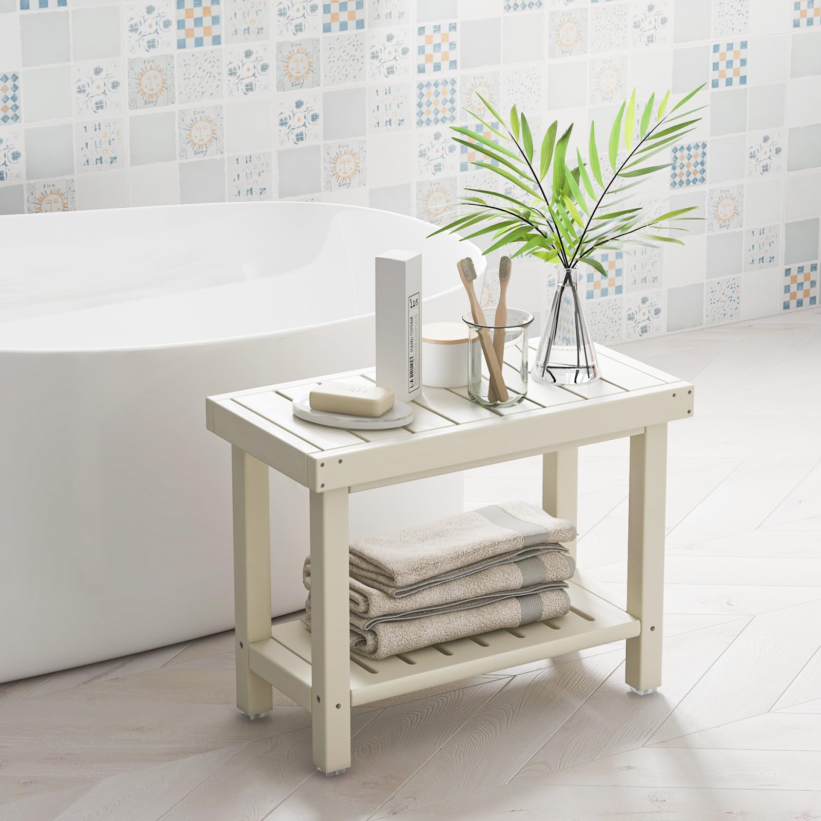 GOPLUS Taburete de Ducha de 2 Niveles, Taburete de Ducha con Estante para Baño, SPA y Afeitado de Piernas, Color Blanco y Marrón (61 x 31 x 49 cm) (Blanco)