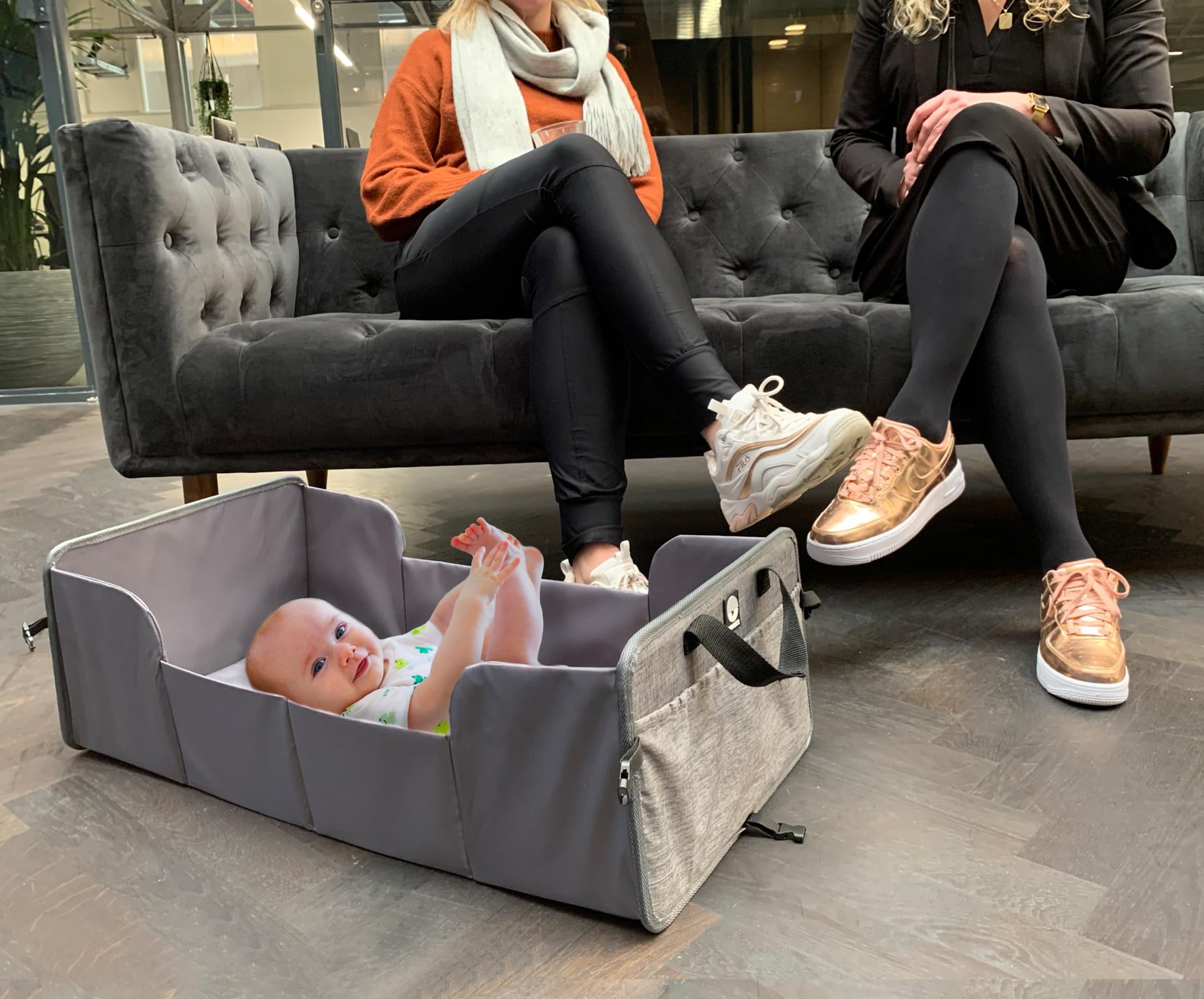 Dooky Original Traveller - lettino pieghevole per bambini - super leggero, tasche esterne, 41 x 74 cm (assemblato) /41 x 26 cm (piegato), 100% poliestere, nero