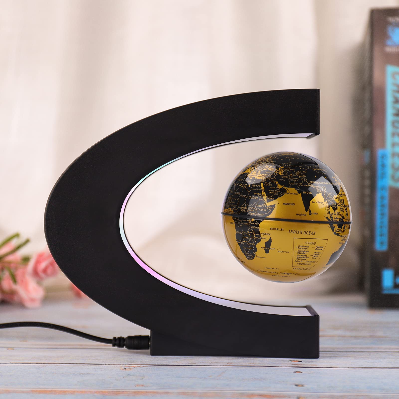 Magnetischer Schwimmender Globus mit farbigen LED-Lichtern C-Form Anti-Schwerkraft-Magnetschwebebahn Rotierende Weltkarte für Geschenk Home Office Schreibtischdekoration (Mit Schalter, Gold)