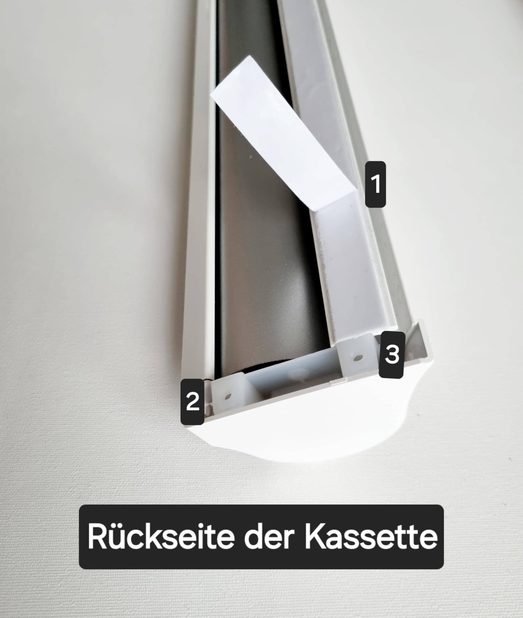 Kassettenrollo Verdunkelungsrollo Thermo Rollo | Fertigung nach Maß | Zum Anschrauben oder Kleben | Für Türen und Fenster | Thermostoff Blackout | Mit Kassette und Führungsschienen | Farbe Schwarz