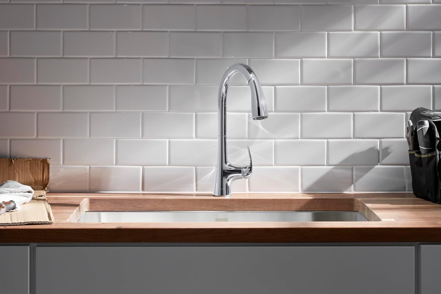 Sterling 24274-BL Medley Pull-Down Kitchen Faucet, 1.5 GPM, High Arch Spout, Single-Handle, Two-Function Sprayhead, Temperature Memory, Matte Black