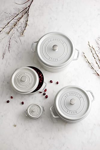 Vista 141 de STAUB Horno holandés de hierro fundido 4-qt Round Cocotte, fabricado en Francia, sirve 3-4, blanco