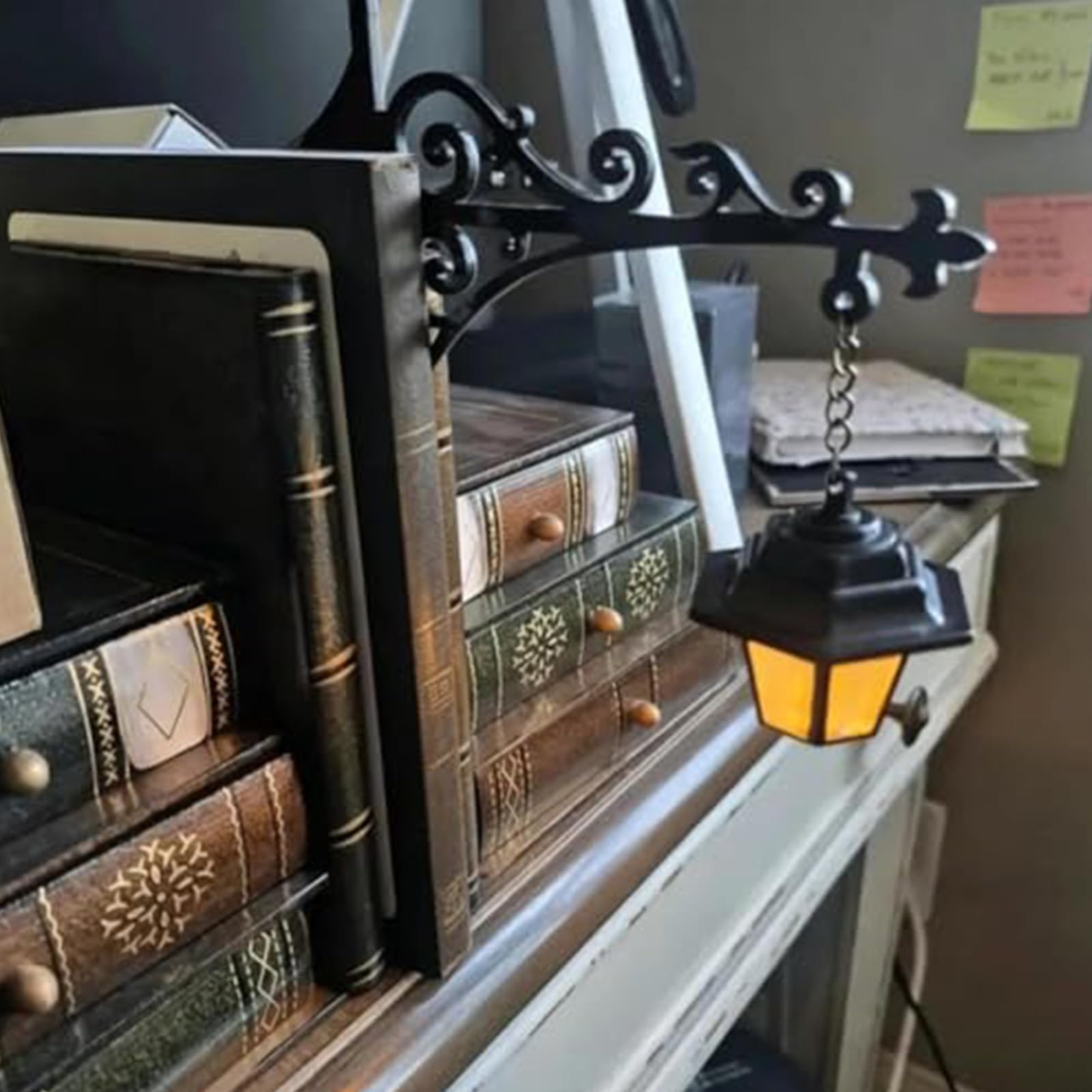 Lampa półkowa, przenośna latarnia biblioteczna w stylu vintage, ciepła lampka nocna LED do kącika do czytania, dekoracyjne światło, prezent dla miłośników książek i czytelników, ozdoba do zakątku