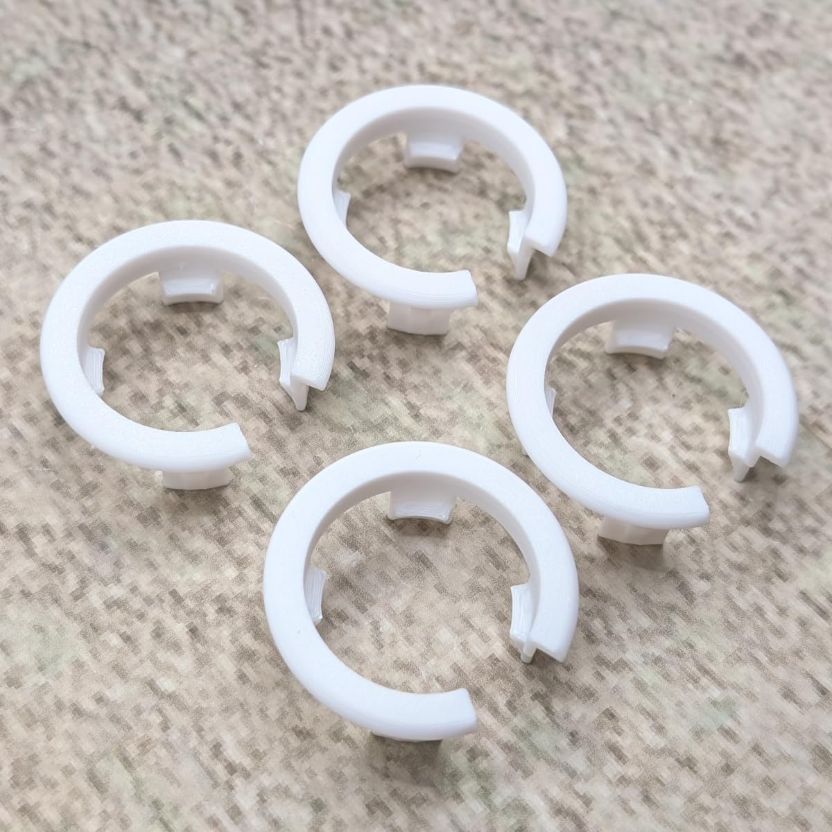 ULEIVA Replacement Clamping Bushing, Pack of 4, White, Compatible with EURA Radiator Side Panel