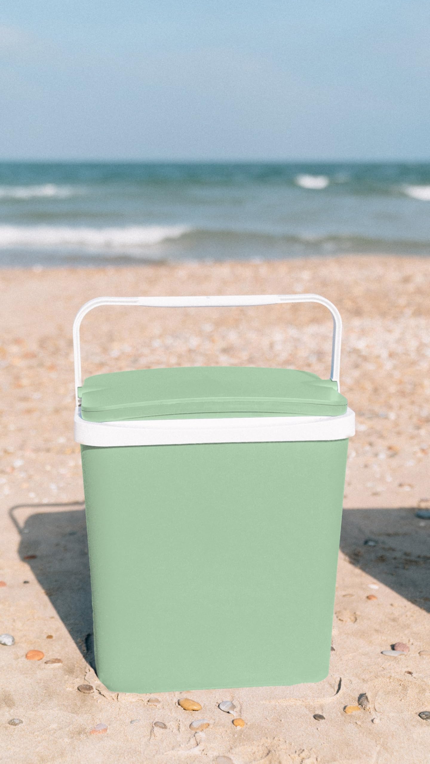 SP Berner - Frigorifero portatile Campos 24L - Resistente scatola termica in plastica per campo - Maniglia ergonomica e chiusura ermetica - Made in Spagna - Colori: rosa, verde e azzurro