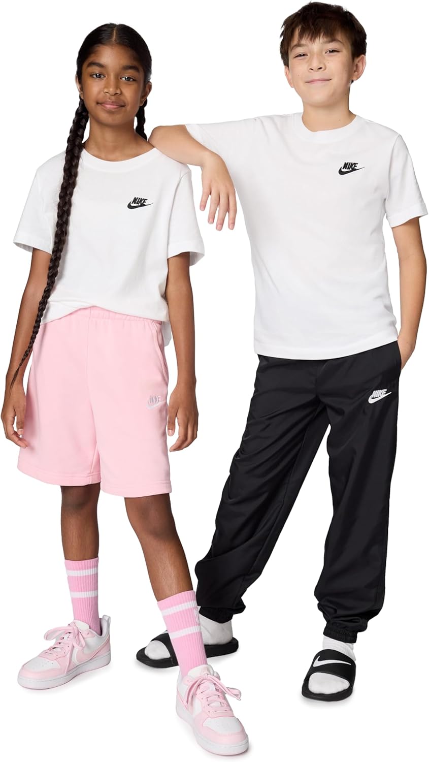 Nike Unisex Big Kids' Sportswear Club T-Shirt - Boys and Girls