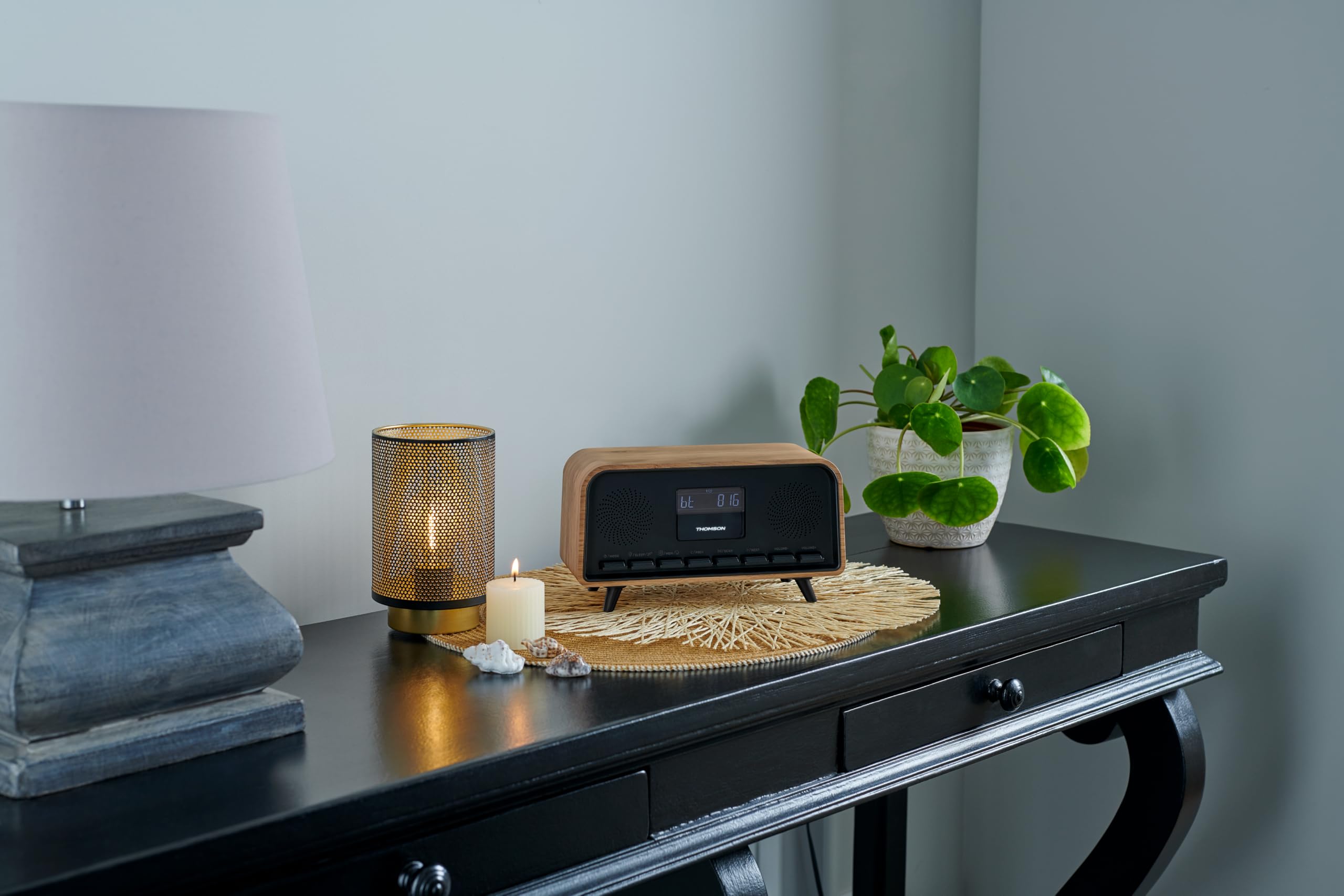 Radiosveglia Bluetooth - THOMSON - Vintage Cosy - 30 W, radio FM, doppia sveglia, schermo LCD, caricabatterie USB-C, alimentatore. 230V