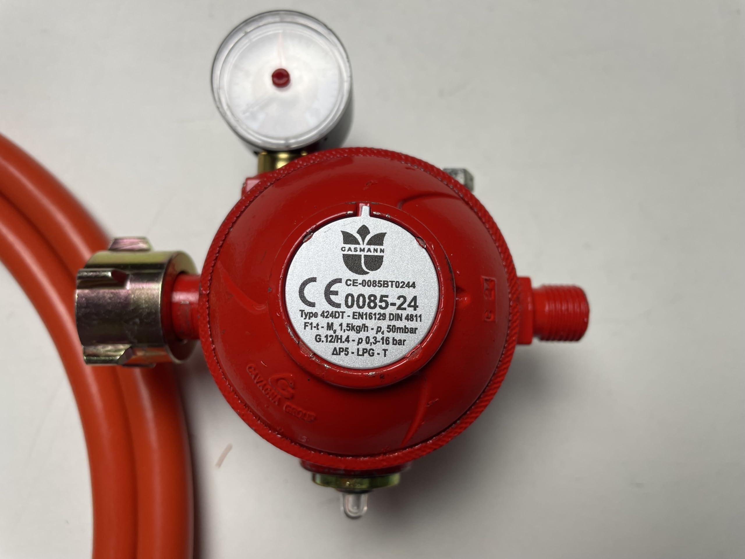 Gasline Gasanschluss Set für Innen und Aussen Bereich, Gasschlauch und Innen Bereich Druckminderer 150 cm/50 mbar + LPG Adapter, für LPG Gasstandherd, Gaskochfeld, Gasbackofen