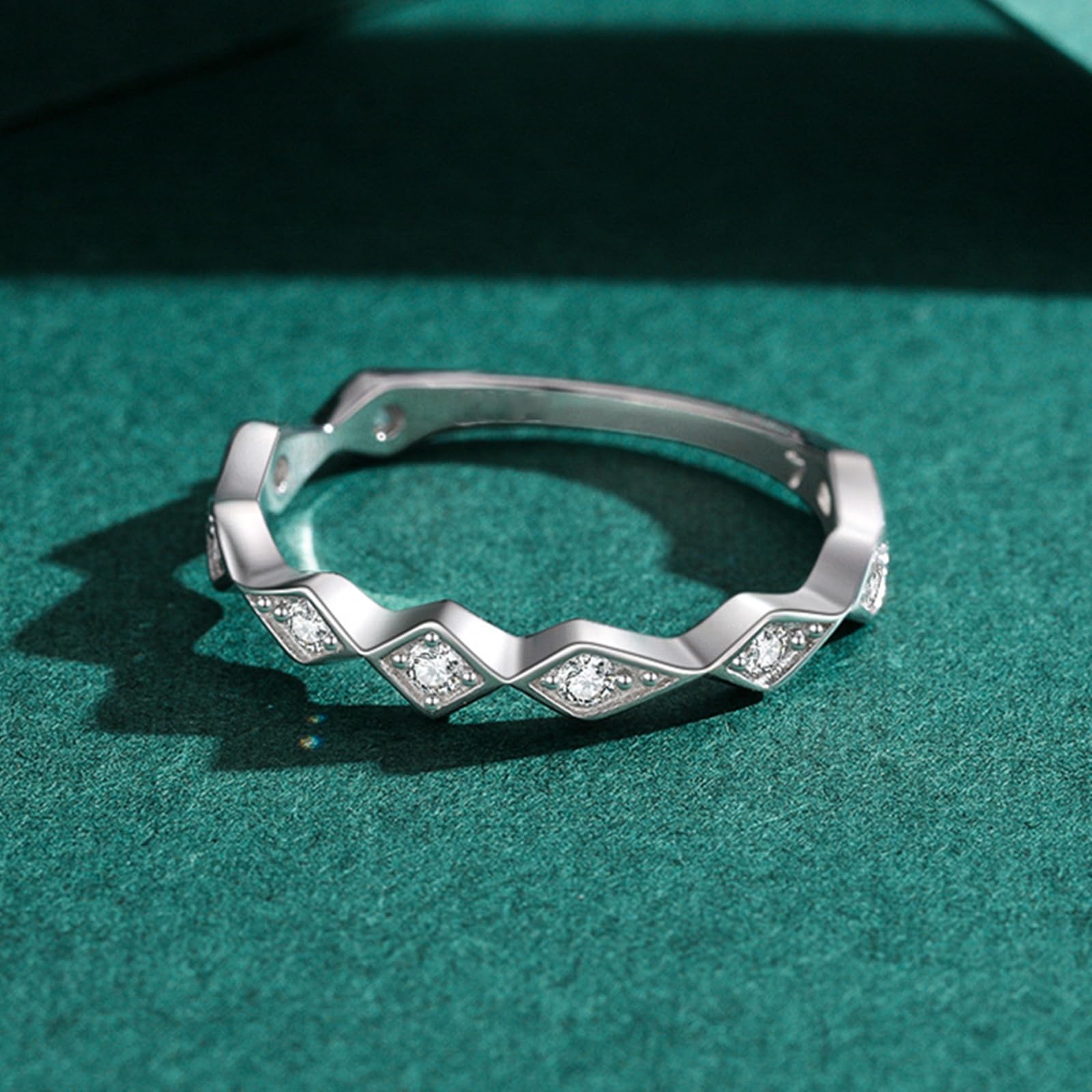 Bague Or Blanc Femme 9K/14K/18K, Anneau Empilable Motif Losange Orné de Lab Diamant, Bague Fine en Or Véritable