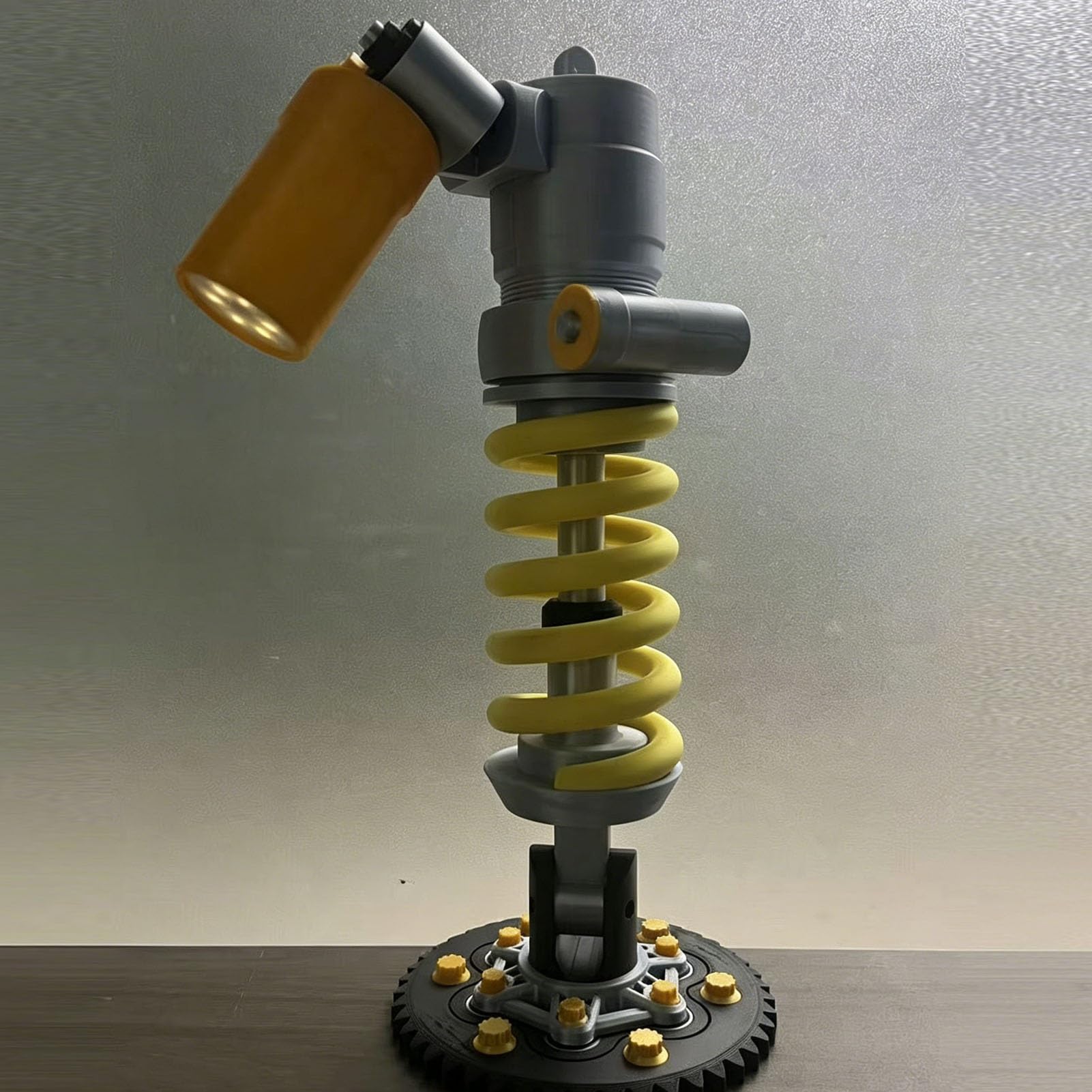 3D-gedruckte Stoßdämpfer-LED-Tischlampe, Batteriebetriebene