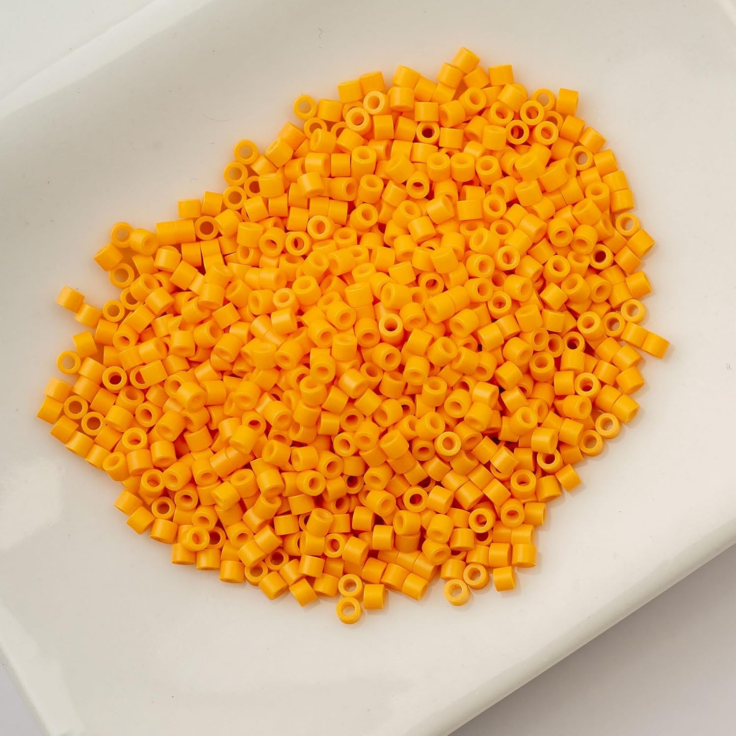 John Bead 25g Cylin Beads Saffron Spice 11/0 Glass Cylindrical Seed Beads for Jewelry Bracelets Necklaces Earrings Making Embroidery