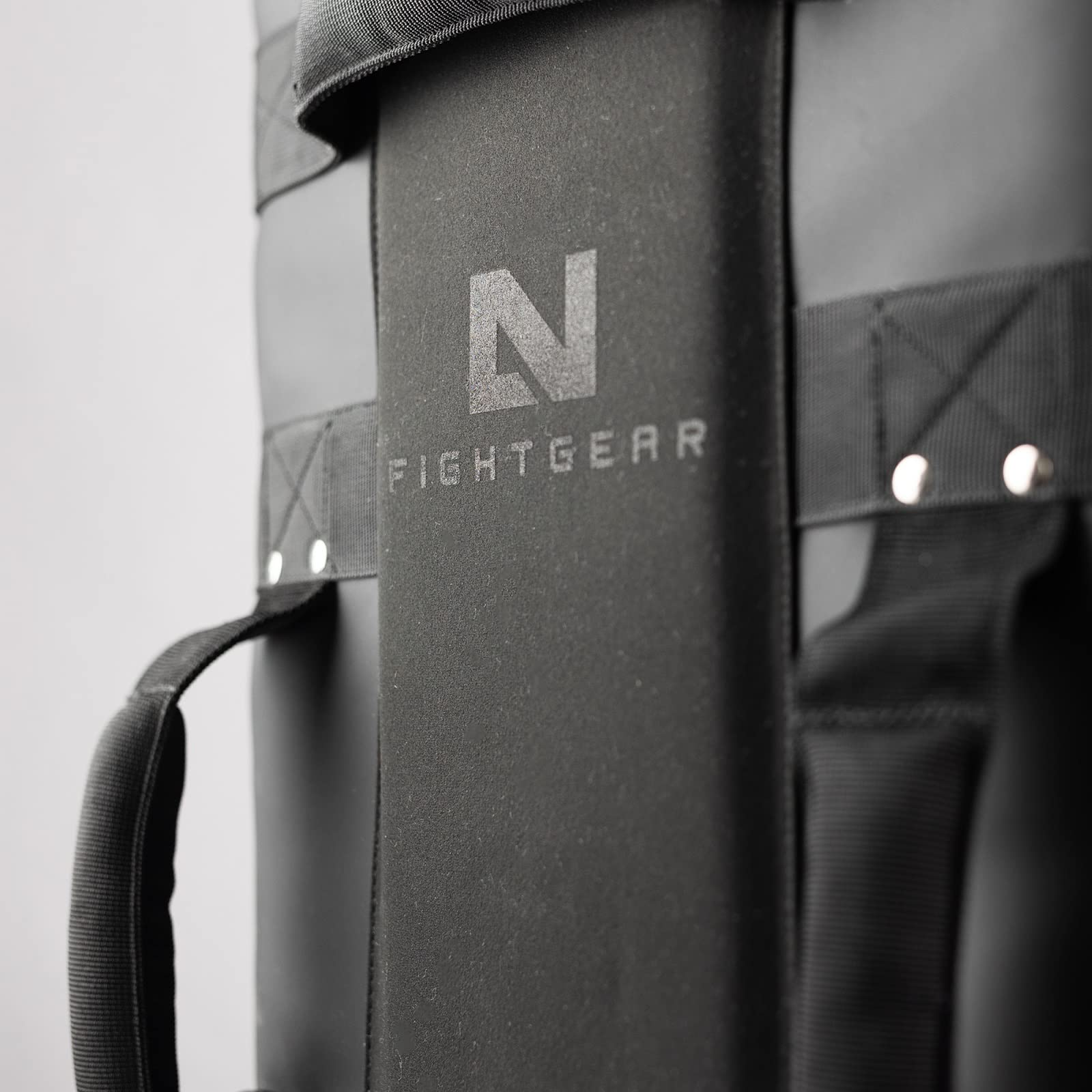 LNX Schlagpolster Pratze Ultimatte gerade - Mattschwarz Ultimatte Black XL Stoßkissen Pratze für Kickbox- Muay Thai Training usw.