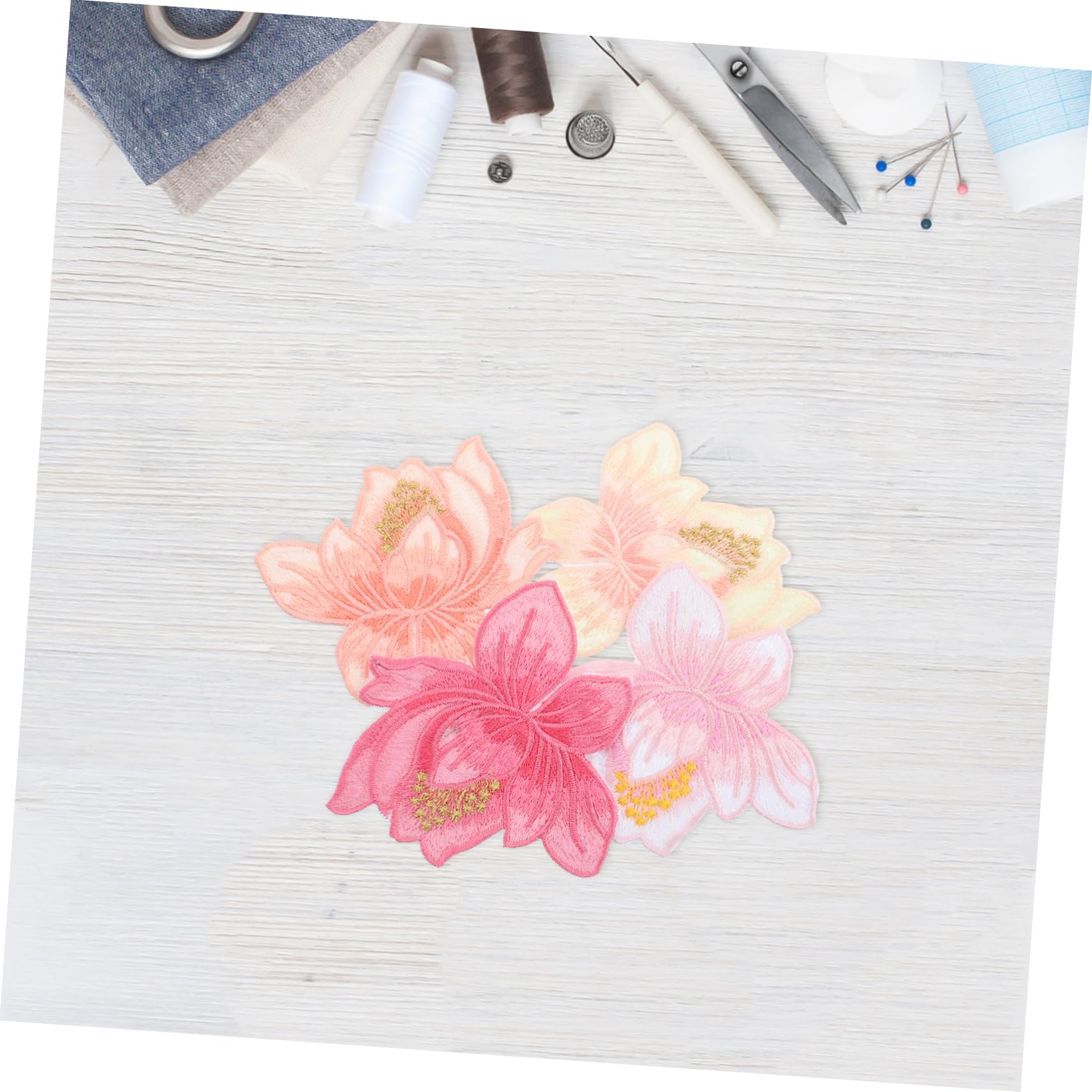 Kleiderapplikationen, Gestickte Blumen-Stoff-Patches, 4 Stück, Stickerei-Patch, Lotus-Eisen