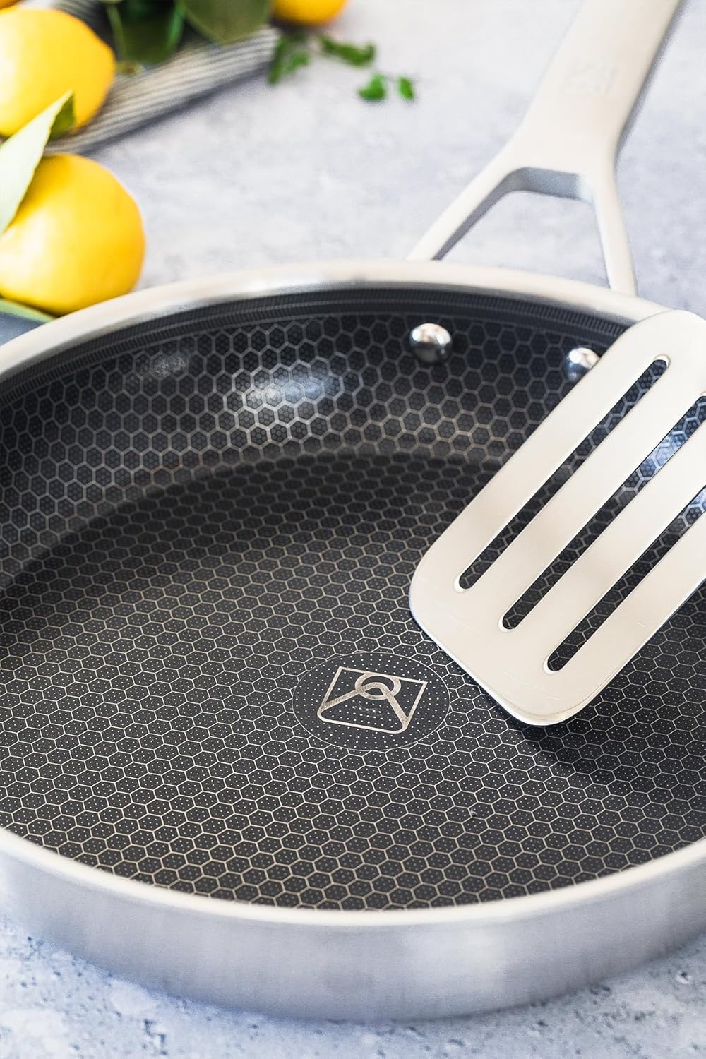 BRA Hybrid Cell | Sartén 26 cm, Acero Inoxidable con Antiadherente Cerámico, sin PFAS, Hybrid Technology con Celdas de Acero Inoxidable, Apto para todo tipo de Cocinas, Incluida Inducción