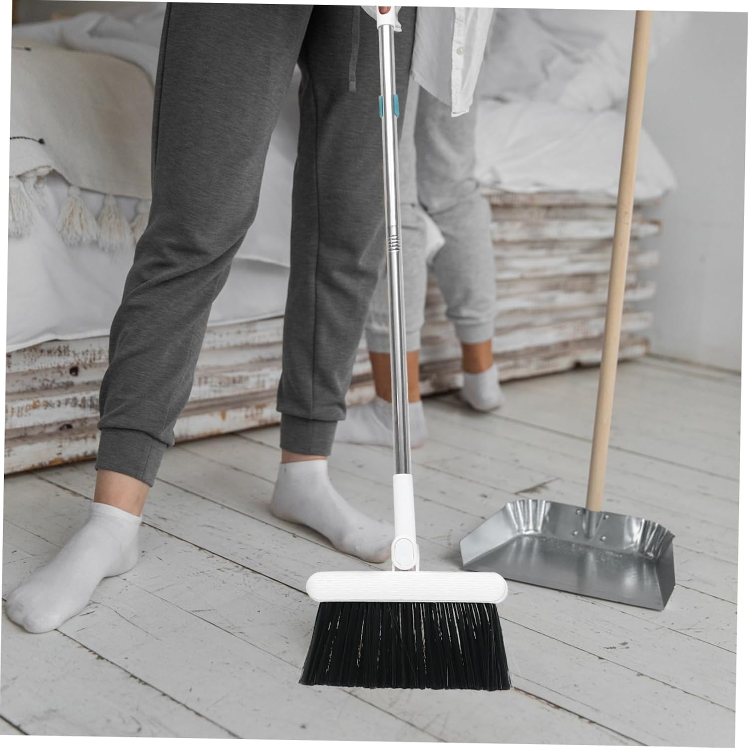 1set Broom and Dustpan Set Handle Multi-Functional Household Cleaning Tool Compact and Easy Storage Soft Bristles for Dust Collection Random Color Option
