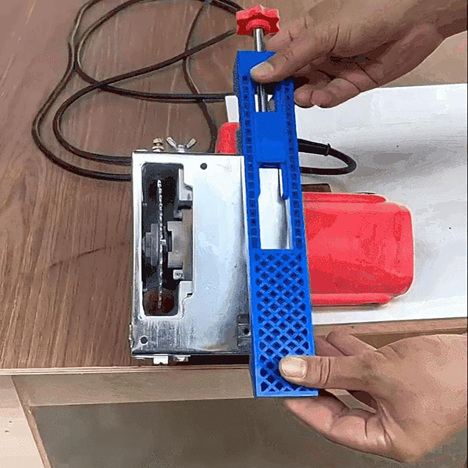 Adjustable Circular Saw Guide Base – Portable Cutting Machine Positioning Clamp, Fits 145-208mm, For Precision Milling & Woodworking