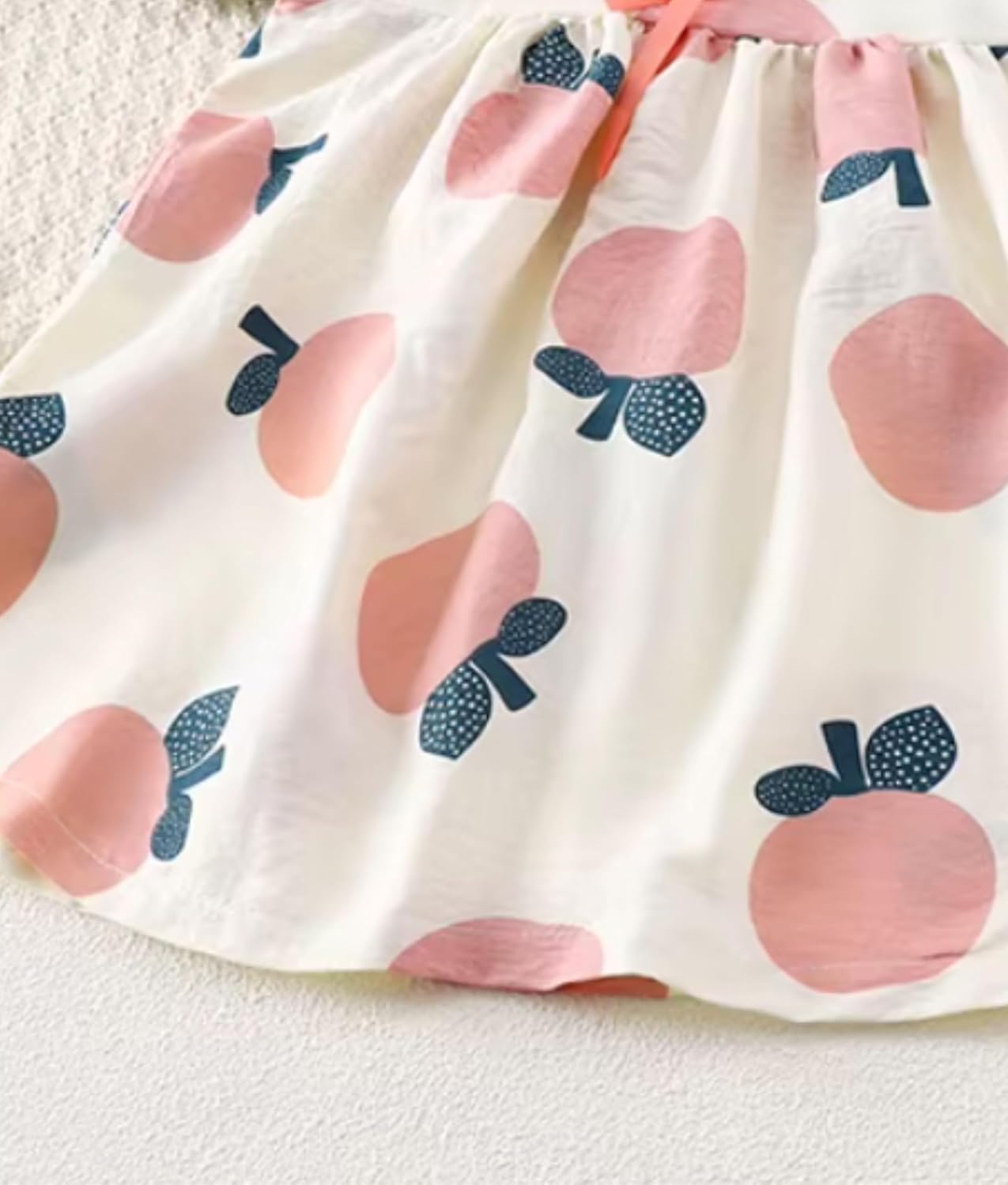 Vestido Infantil Estampado e estiloso, Gola Arredondada com Laço, Fechamento com Botão, para Meninas 4-6 Anos, Tecido Leve e Fresco em promoção! Veja a oferta e mais achadinhos de Meninas 9 Hoje é o melhor dia para comprar Vestido Infantil Estampado e estiloso, Gola Arredondada com Laço, Fechamento com Botão, para Meninas 4-6 Anos, Tecido Leve e Fresco com aquele preço maroto! Promoção! Aproveite a oferta! 9